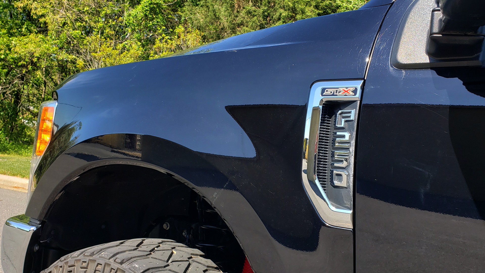Used 2017 Ford SUPERDUTY F-250 SRW XL 4X4 / 160 WB / 6.2L EFI V8 / 6-SPD AUTO / 6'8 BED for sale Sold at Formula Imports in Charlotte NC 28227 9