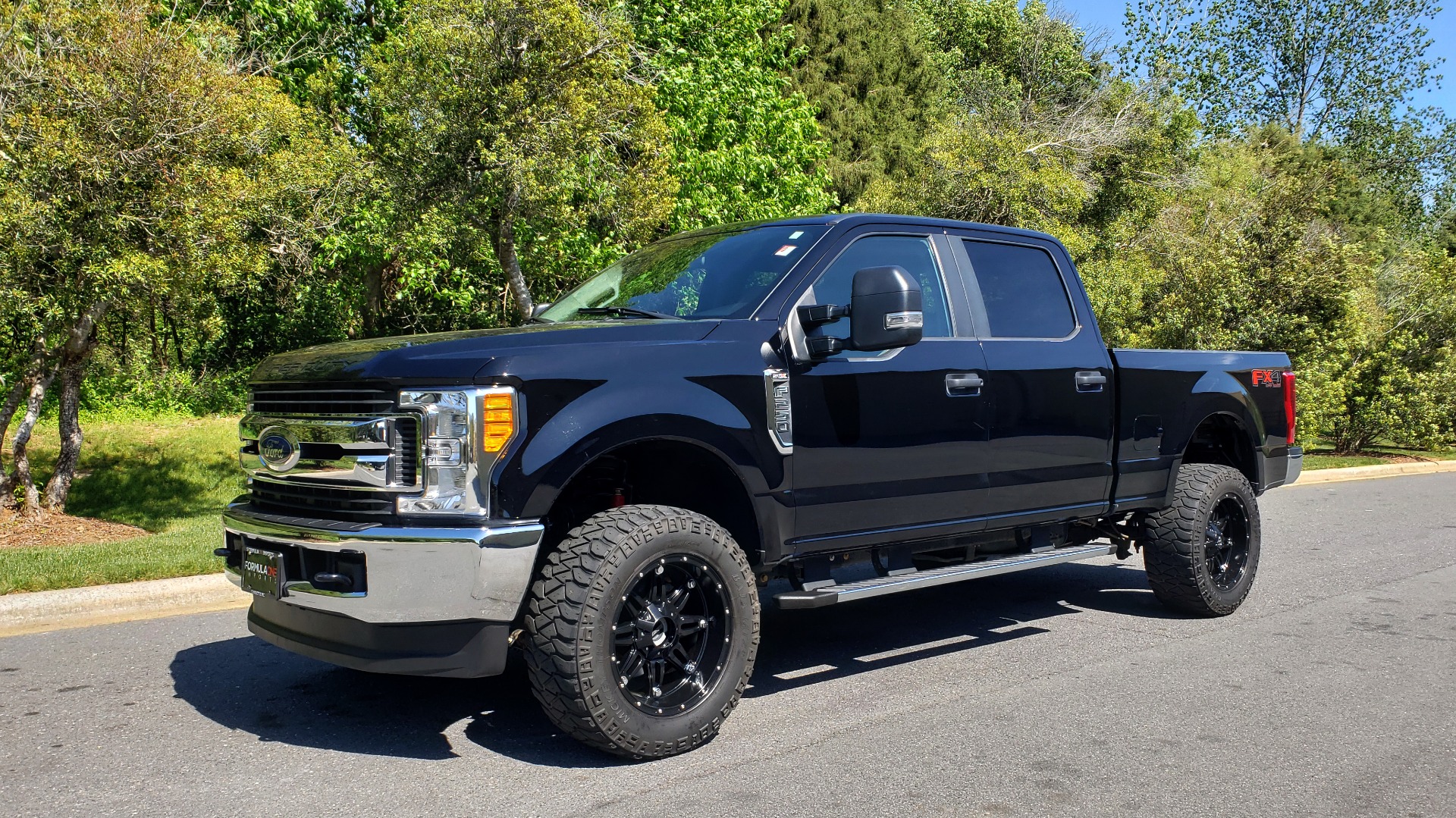 Used 2017 Ford SUPERDUTY F-250 SRW XL 4X4 / 160 WB / 6.2L EFI V8 / 6-SPD AUTO / 6'8 BED for sale Sold at Formula Imports in Charlotte NC 28227 1
