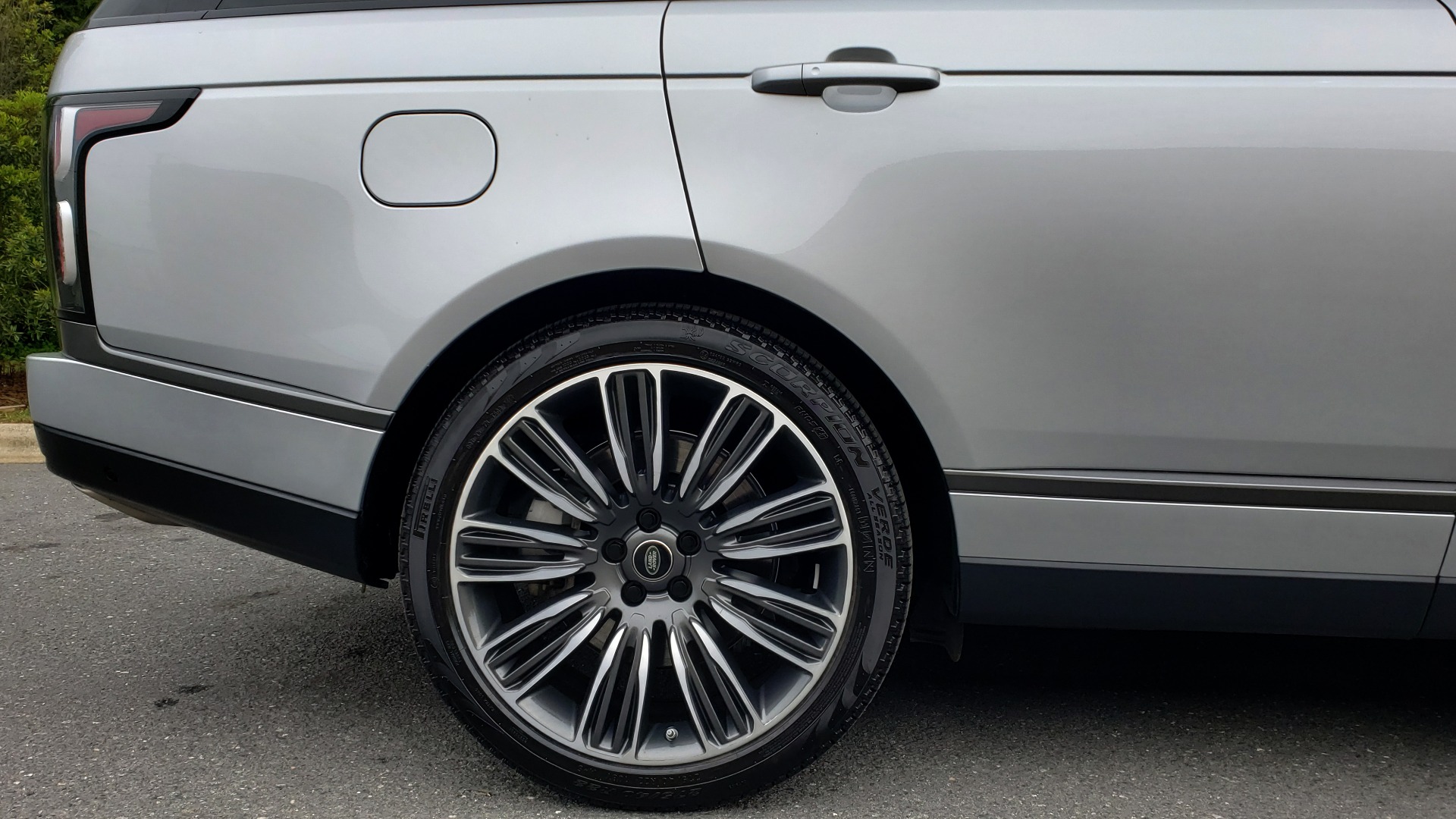Used 2019 Land Rover RANGE ROVER SUPERCHARGED V8 / DRV PRO PK / VISION ASSIST / SHADOW PKG / PARK PRO / TOW for sale Sold at Formula Imports in Charlotte NC 28227 102