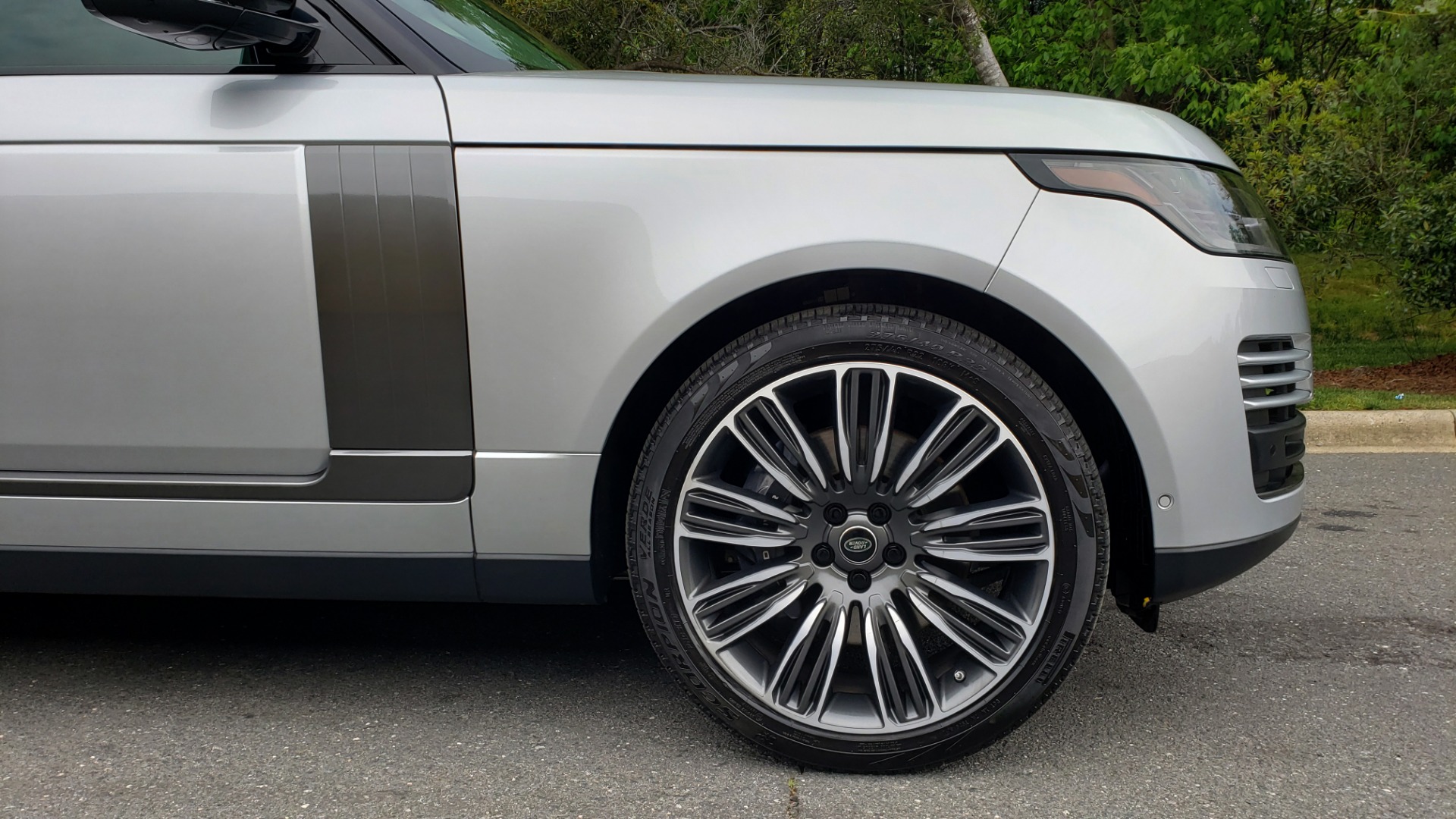 Used 2019 Land Rover RANGE ROVER SUPERCHARGED V8 / DRV PRO PK / VISION ASSIST / SHADOW PKG / PARK PRO / TOW for sale Sold at Formula Imports in Charlotte NC 28227 103