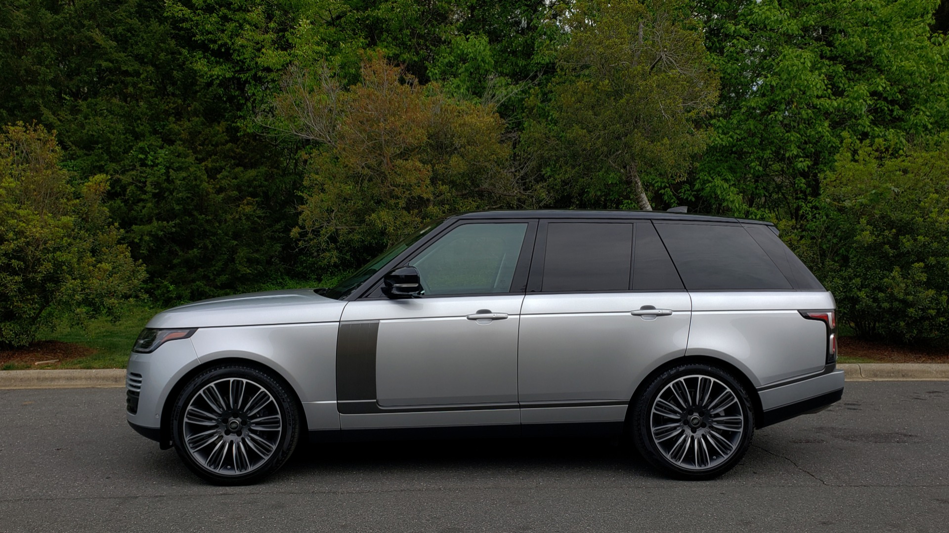 Used 2019 Land Rover RANGE ROVER SUPERCHARGED V8 / DRV PRO PK / VISION ASSIST / SHADOW PKG / PARK PRO / TOW for sale Sold at Formula Imports in Charlotte NC 28227 2