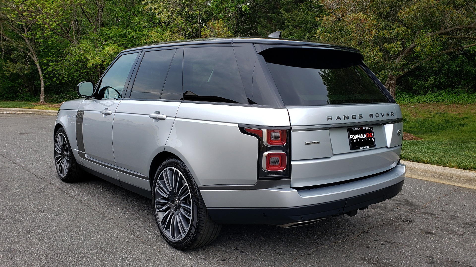 Used 2019 Land Rover RANGE ROVER SUPERCHARGED V8 / DRV PRO PK / VISION ASSIST / SHADOW PKG / PARK PRO / TOW for sale Sold at Formula Imports in Charlotte NC 28227 3
