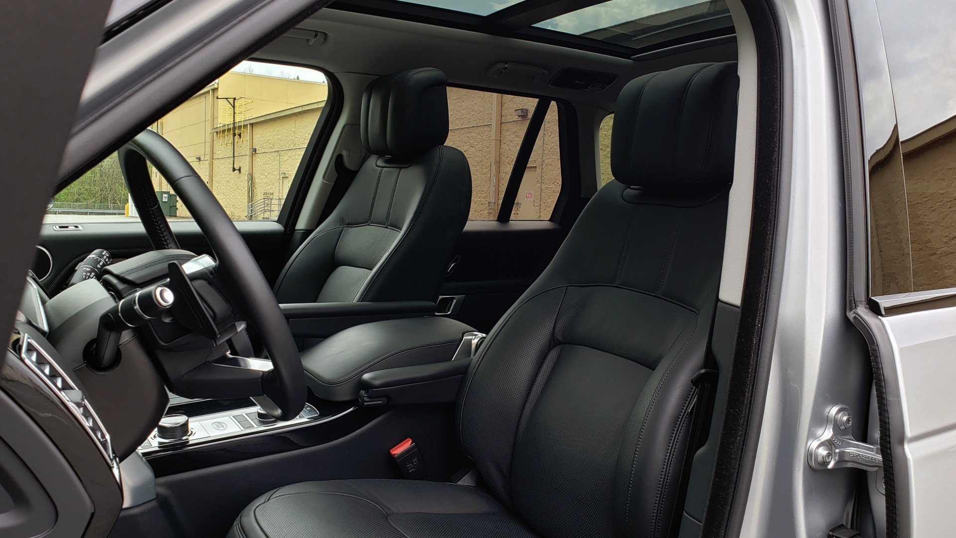 Used 2019 Land Rover RANGE ROVER SUPERCHARGED V8 / DRV PRO PK / VISION ASSIST / SHADOW PKG / PARK PRO / TOW for sale Sold at Formula Imports in Charlotte NC 28227 48