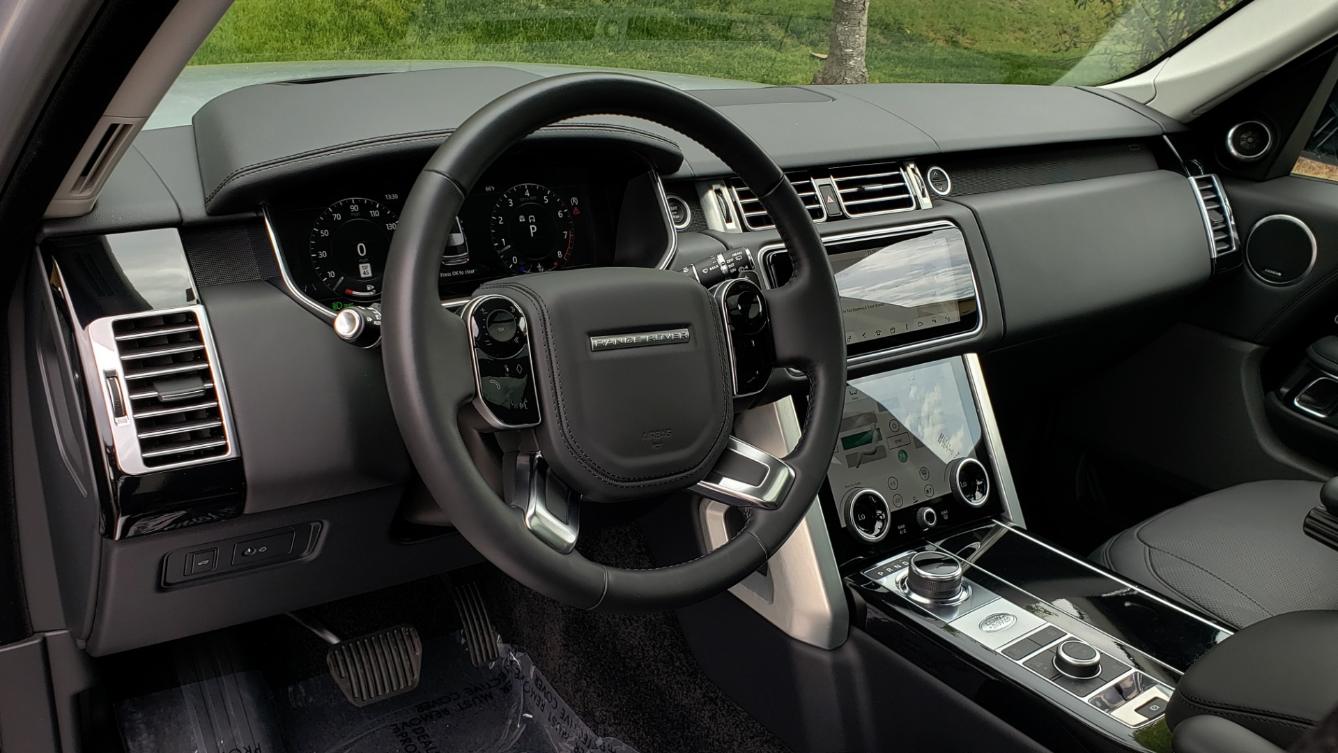Used 2019 Land Rover RANGE ROVER SUPERCHARGED V8 / DRV PRO PK / VISION ASSIST / SHADOW PKG / PARK PRO / TOW for sale Sold at Formula Imports in Charlotte NC 28227 49