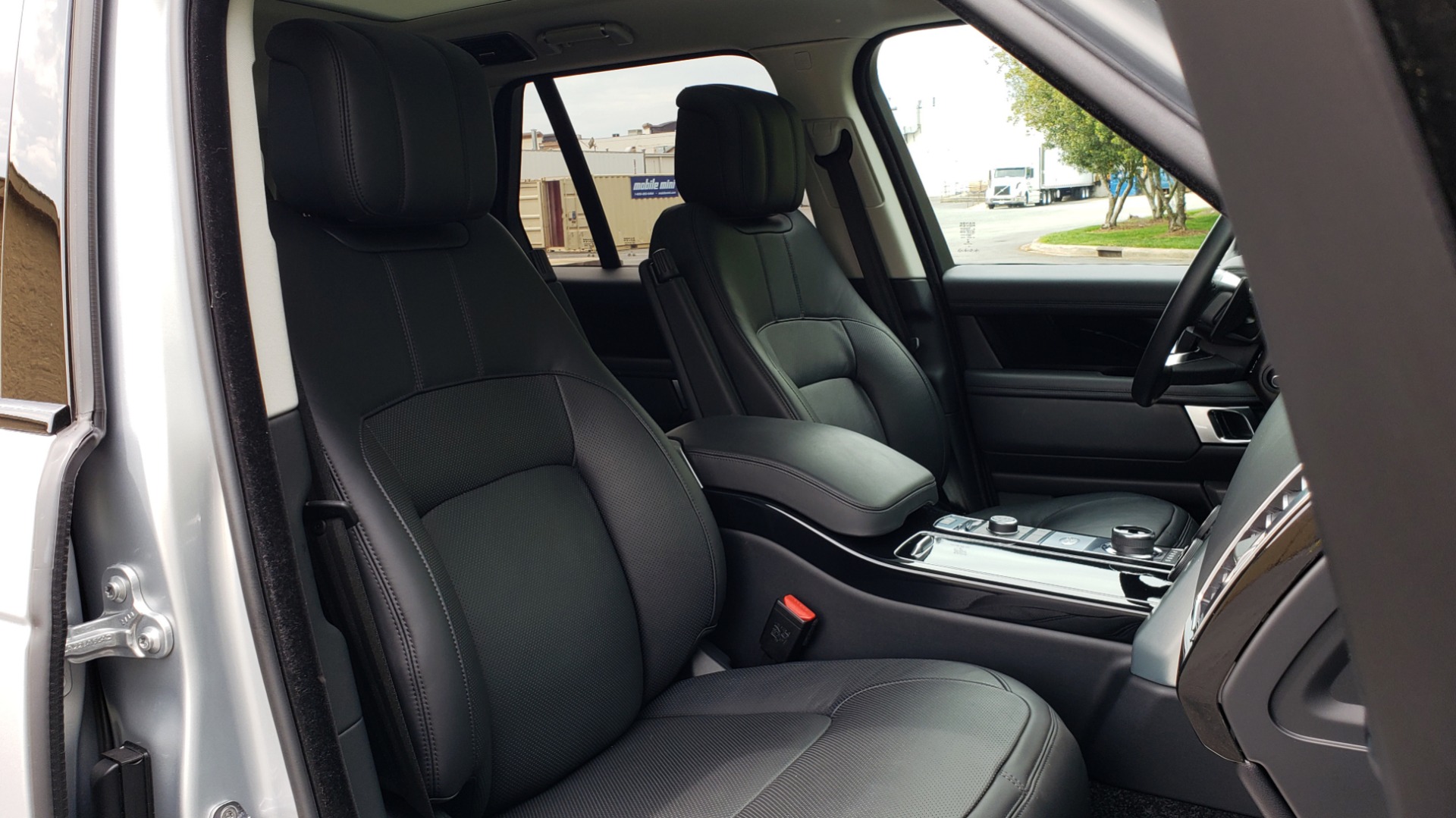 Used 2019 Land Rover RANGE ROVER SUPERCHARGED V8 / DRV PRO PK / VISION ASSIST / SHADOW PKG / PARK PRO / TOW for sale Sold at Formula Imports in Charlotte NC 28227 84
