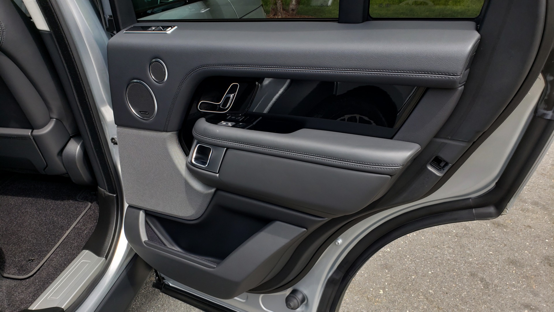 Used 2019 Land Rover RANGE ROVER SUPERCHARGED V8 / DRV PRO PK / VISION ASSIST / SHADOW PKG / PARK PRO / TOW for sale Sold at Formula Imports in Charlotte NC 28227 87