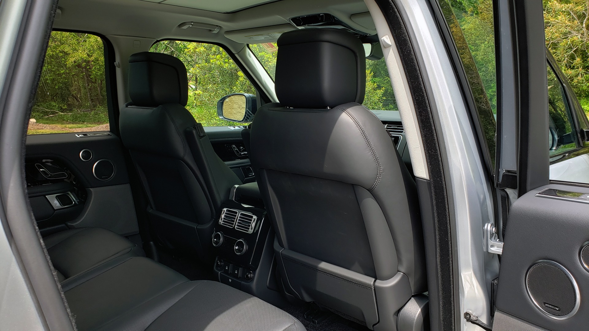 Used 2019 Land Rover RANGE ROVER SUPERCHARGED V8 / DRV PRO PK / VISION ASSIST / SHADOW PKG / PARK PRO / TOW for sale Sold at Formula Imports in Charlotte NC 28227 93