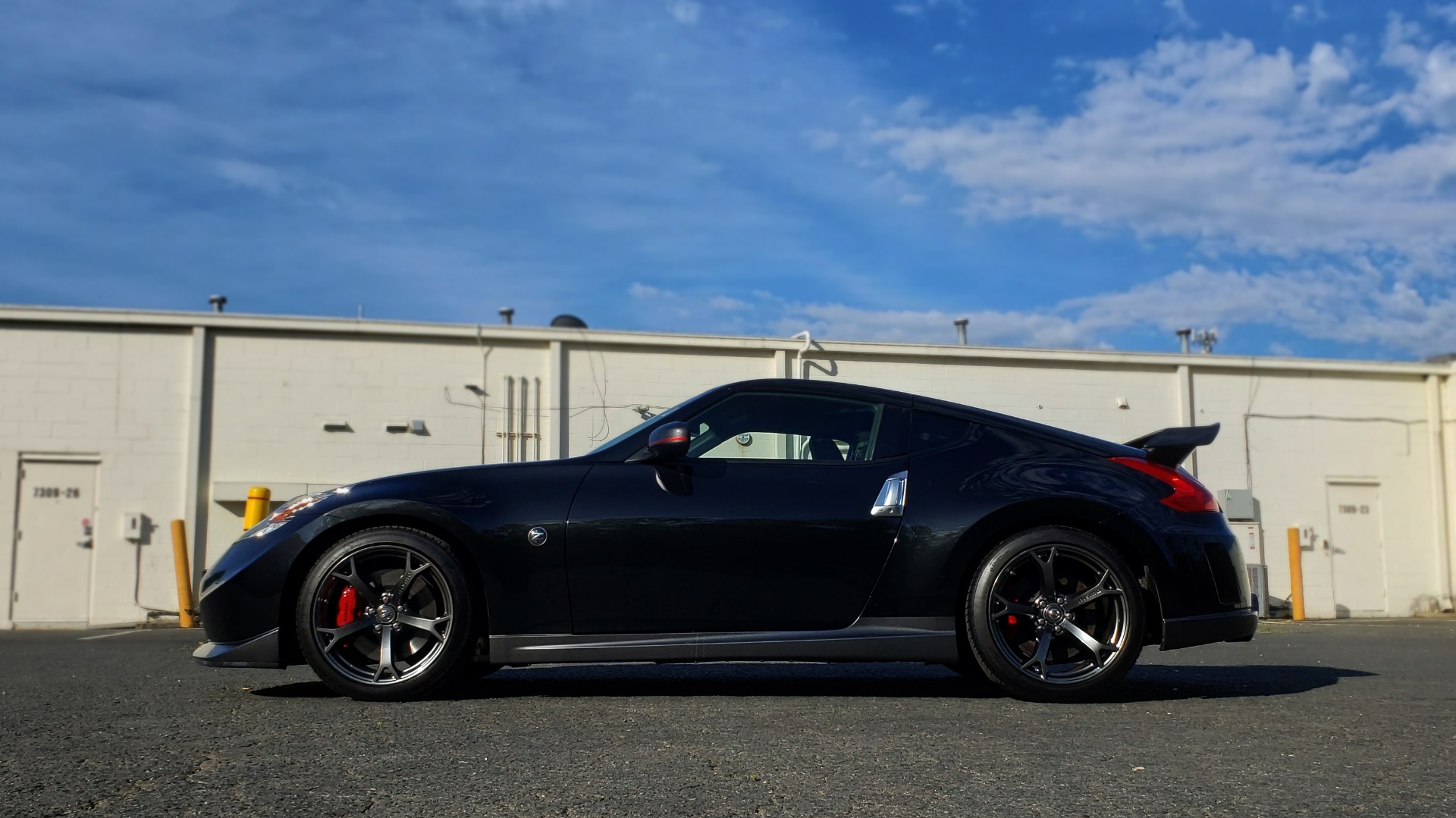 Used 2014 Nissan 370Z NISMO / 6-SPD MAN / BOSE / 6-DISC CHANGER / NISMO MATS / REARVIEW for sale Sold at Formula Imports in Charlotte NC 28227 2
