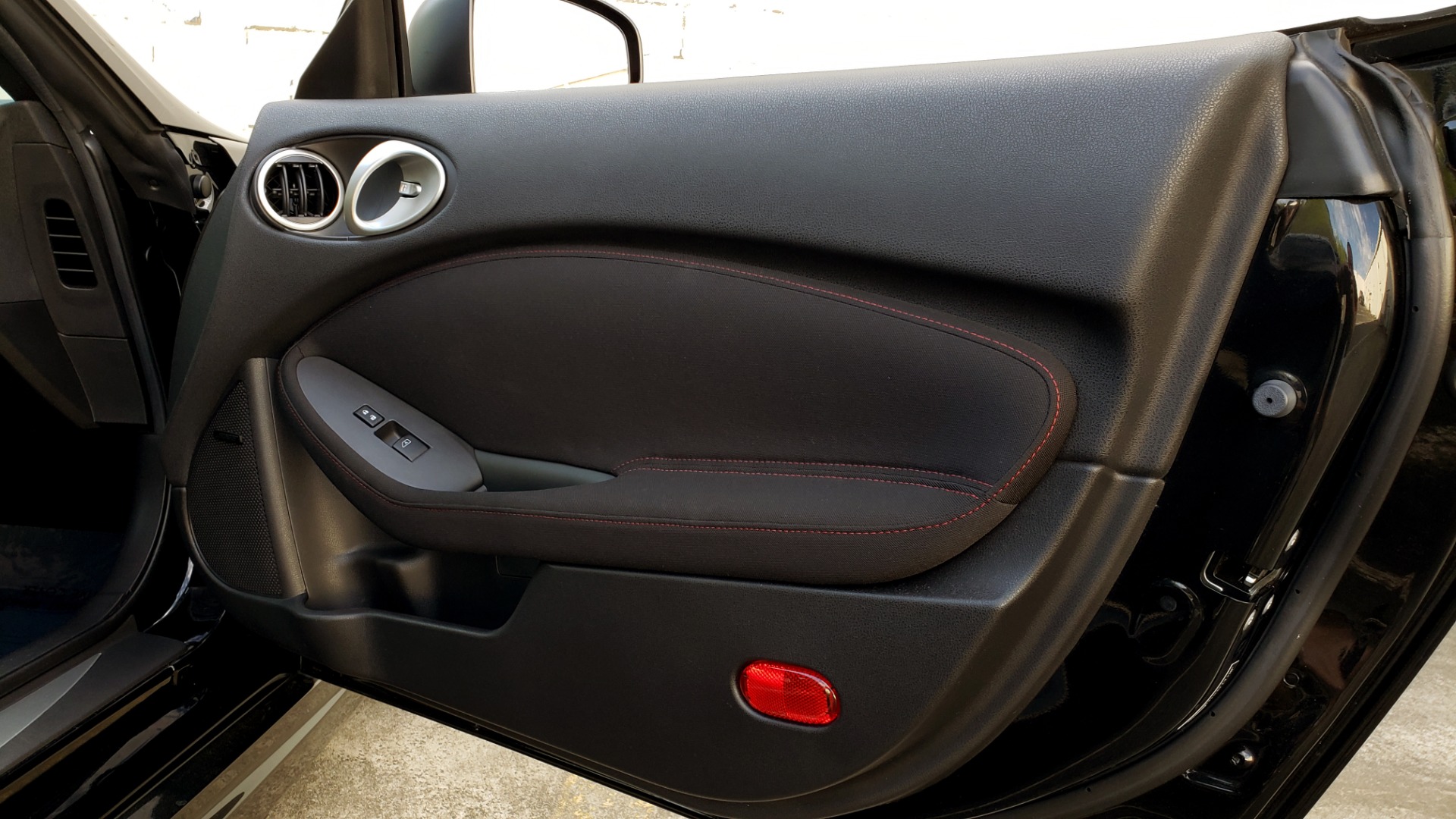 Used 2014 Nissan 370Z NISMO / 6-SPD MAN / BOSE / 6-DISC CHANGER / NISMO MATS / REARVIEW for sale Sold at Formula Imports in Charlotte NC 28227 58