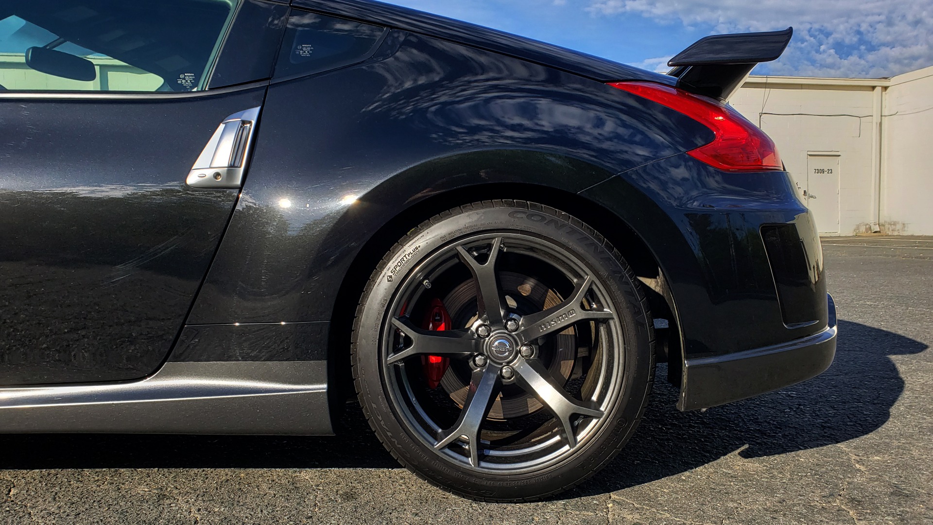 Used 2014 Nissan 370Z NISMO / 6-SPD MAN / BOSE / 6-DISC CHANGER / NISMO MATS / REARVIEW for sale Sold at Formula Imports in Charlotte NC 28227 6
