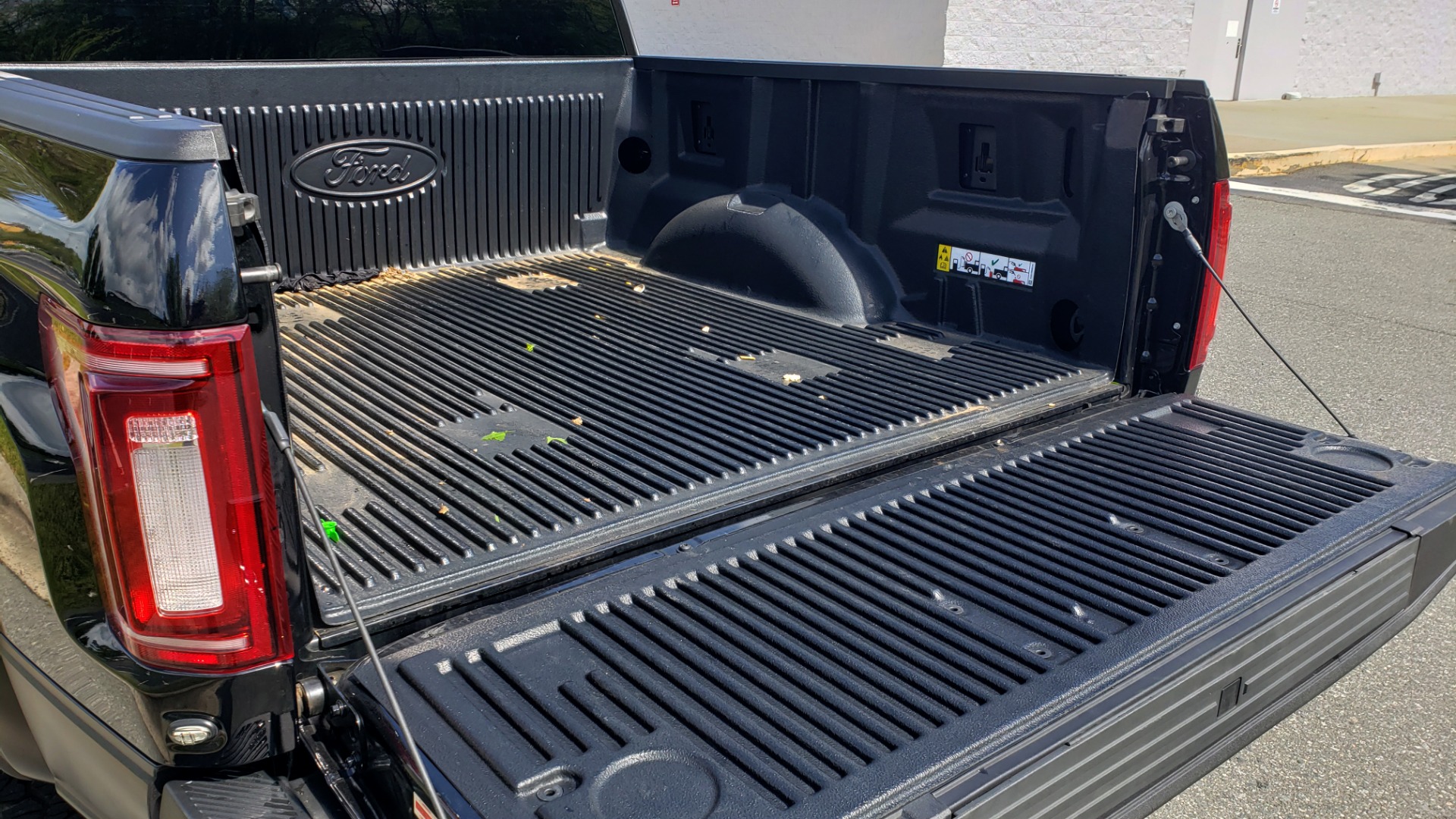 Used 2019 Ford F-150 RAPTOR CREW CAB 4X4 5.5' BOX / REMOTE START / TAILGATE STEP for sale Sold at Formula Imports in Charlotte NC 28227 12