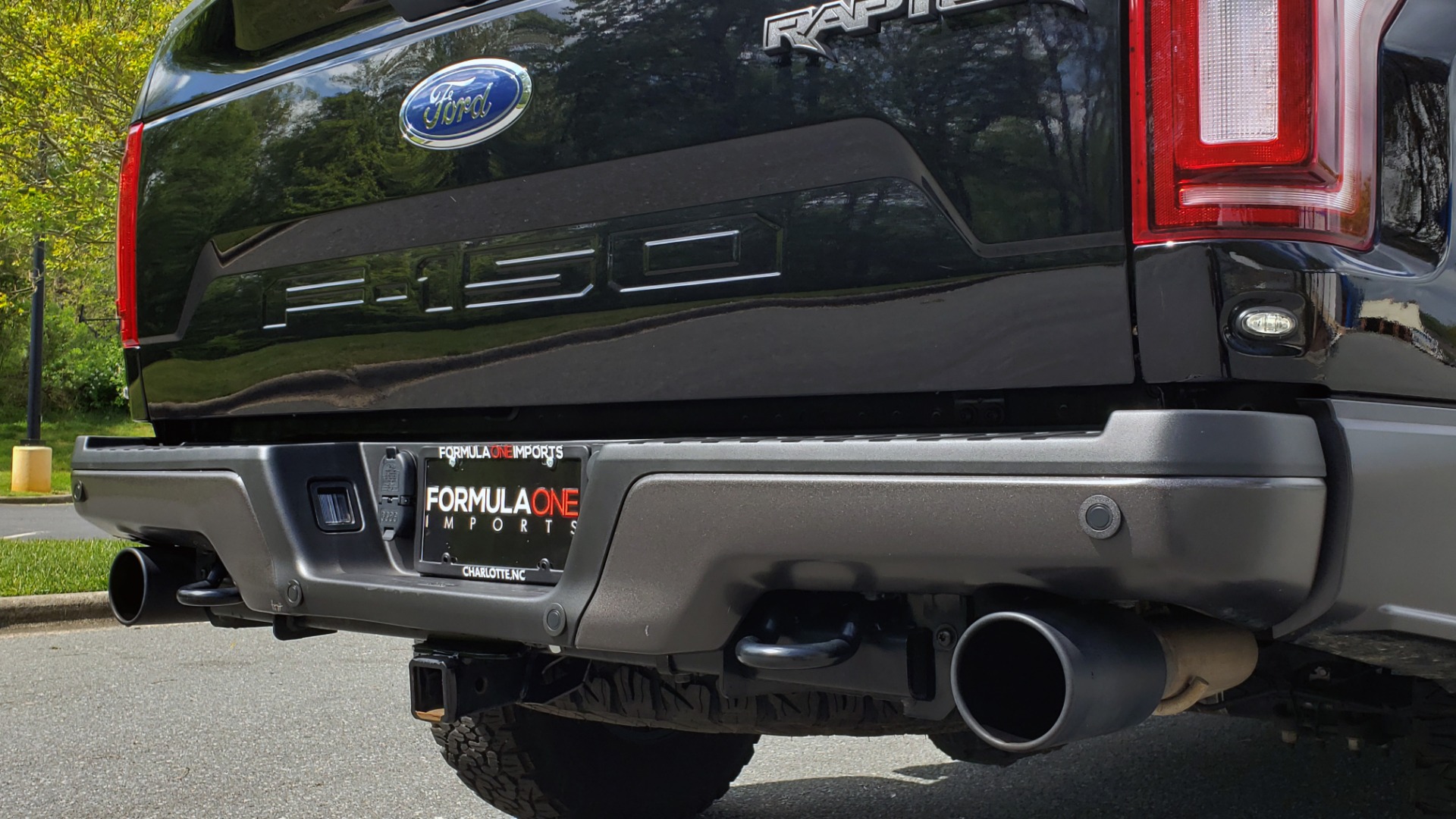 Used 2019 Ford F-150 RAPTOR CREW CAB 4X4 5.5' BOX / REMOTE START / TAILGATE STEP for sale Sold at Formula Imports in Charlotte NC 28227 19