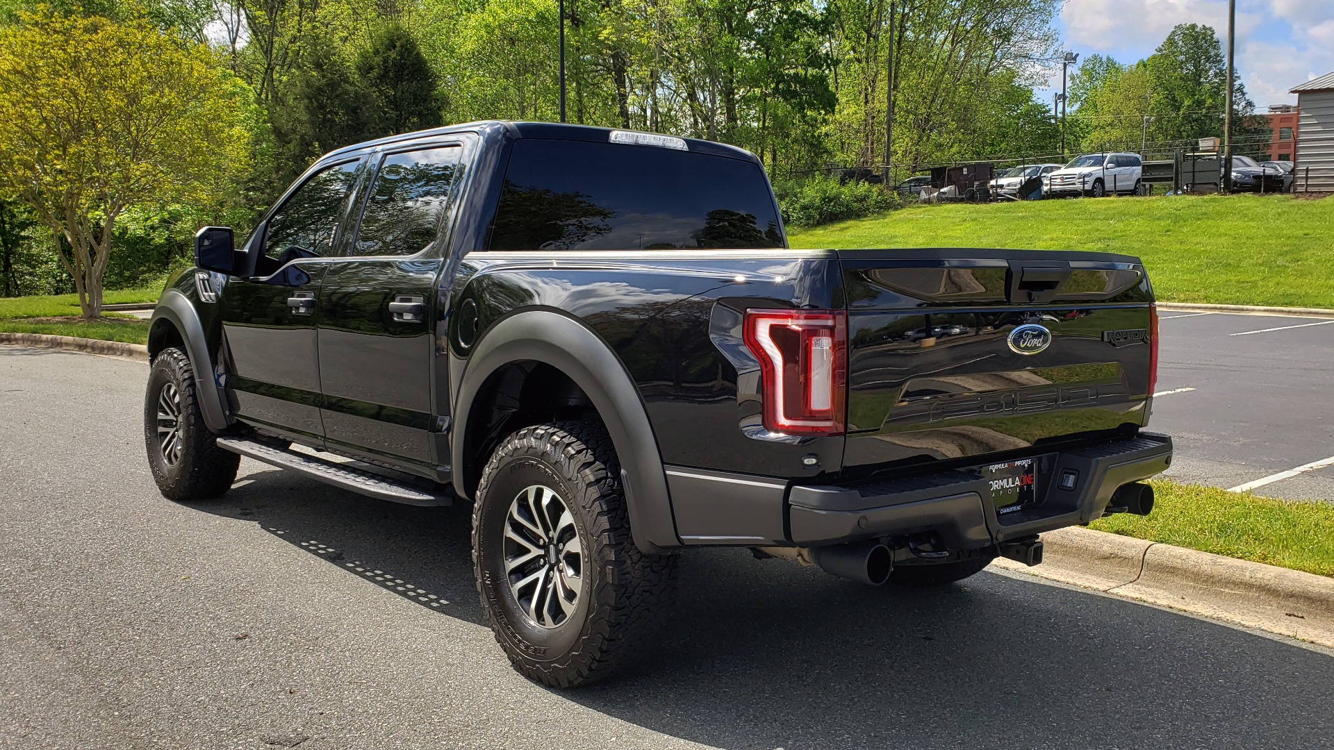 Used 2019 Ford F-150 RAPTOR CREW CAB 4X4 5.5' BOX / REMOTE START / TAILGATE STEP for sale Sold at Formula Imports in Charlotte NC 28227 3