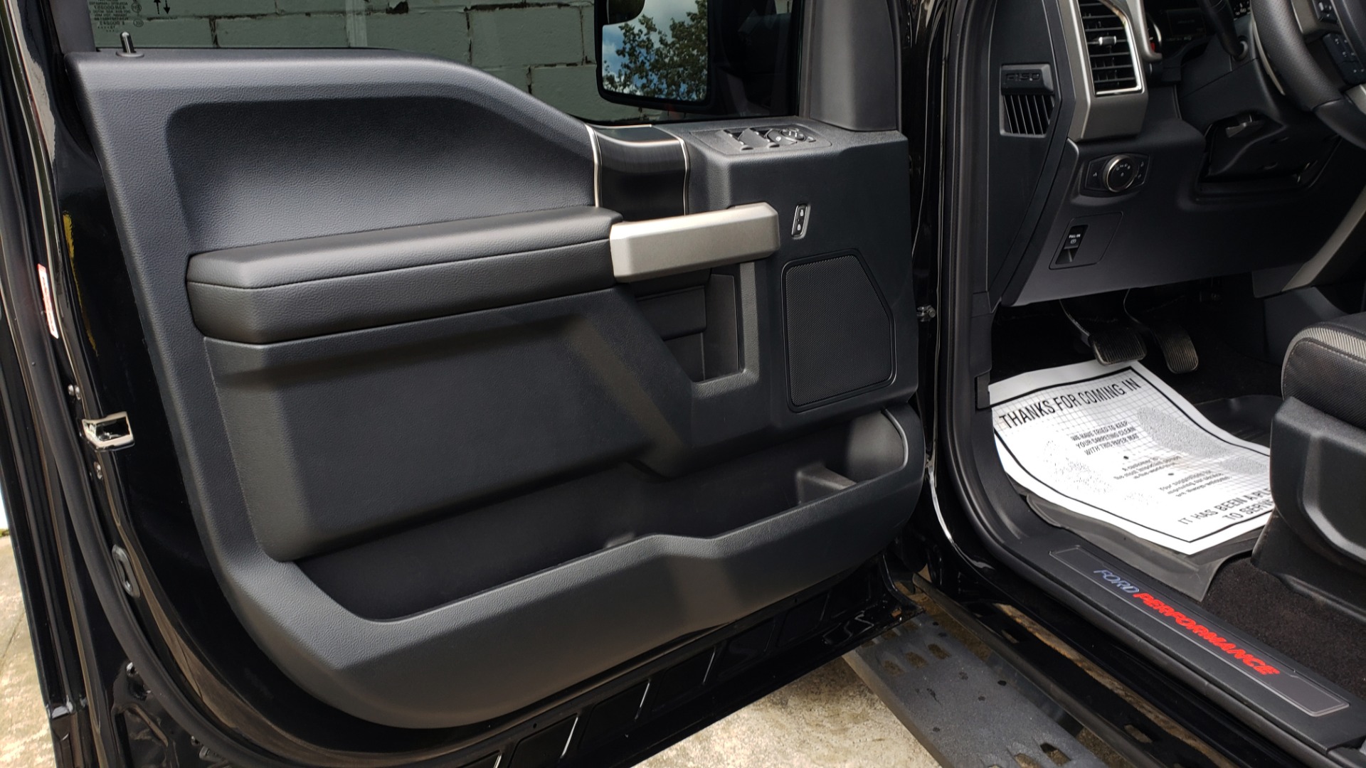Used 2019 Ford F-150 RAPTOR CREW CAB 4X4 5.5' BOX / REMOTE START / TAILGATE STEP for sale Sold at Formula Imports in Charlotte NC 28227 30