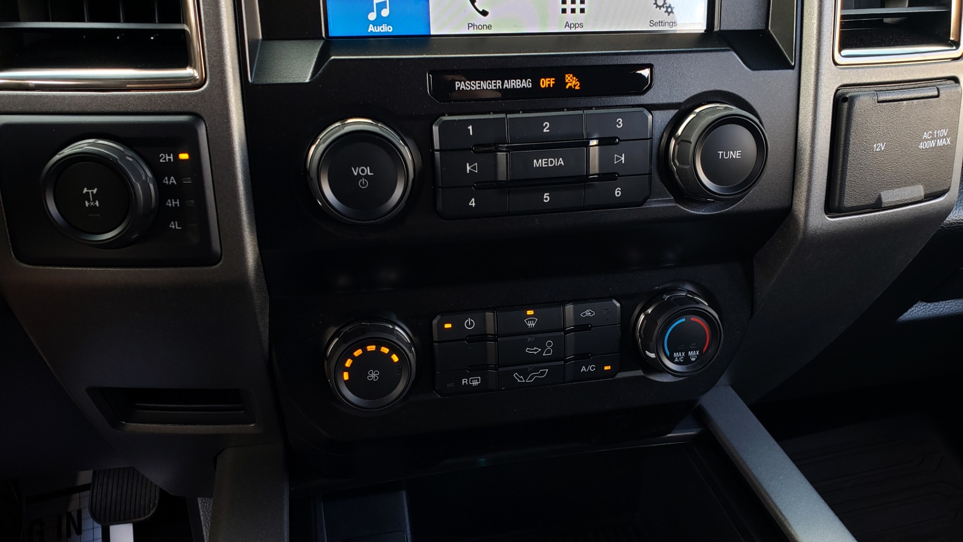 Used 2019 Ford F-150 RAPTOR CREW CAB 4X4 5.5' BOX / REMOTE START / TAILGATE STEP for sale Sold at Formula Imports in Charlotte NC 28227 46