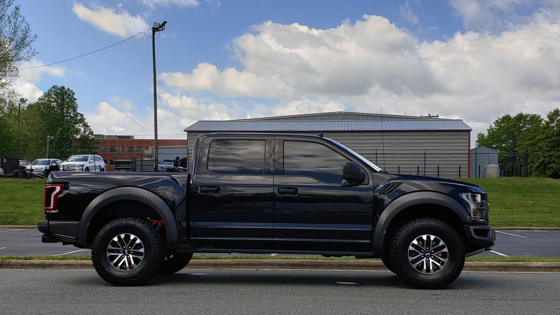 Used 2019 Ford F-150 RAPTOR CREW CAB 4X4 5.5' BOX / REMOTE START / TAILGATE STEP for sale Sold at Formula Imports in Charlotte NC 28227 5