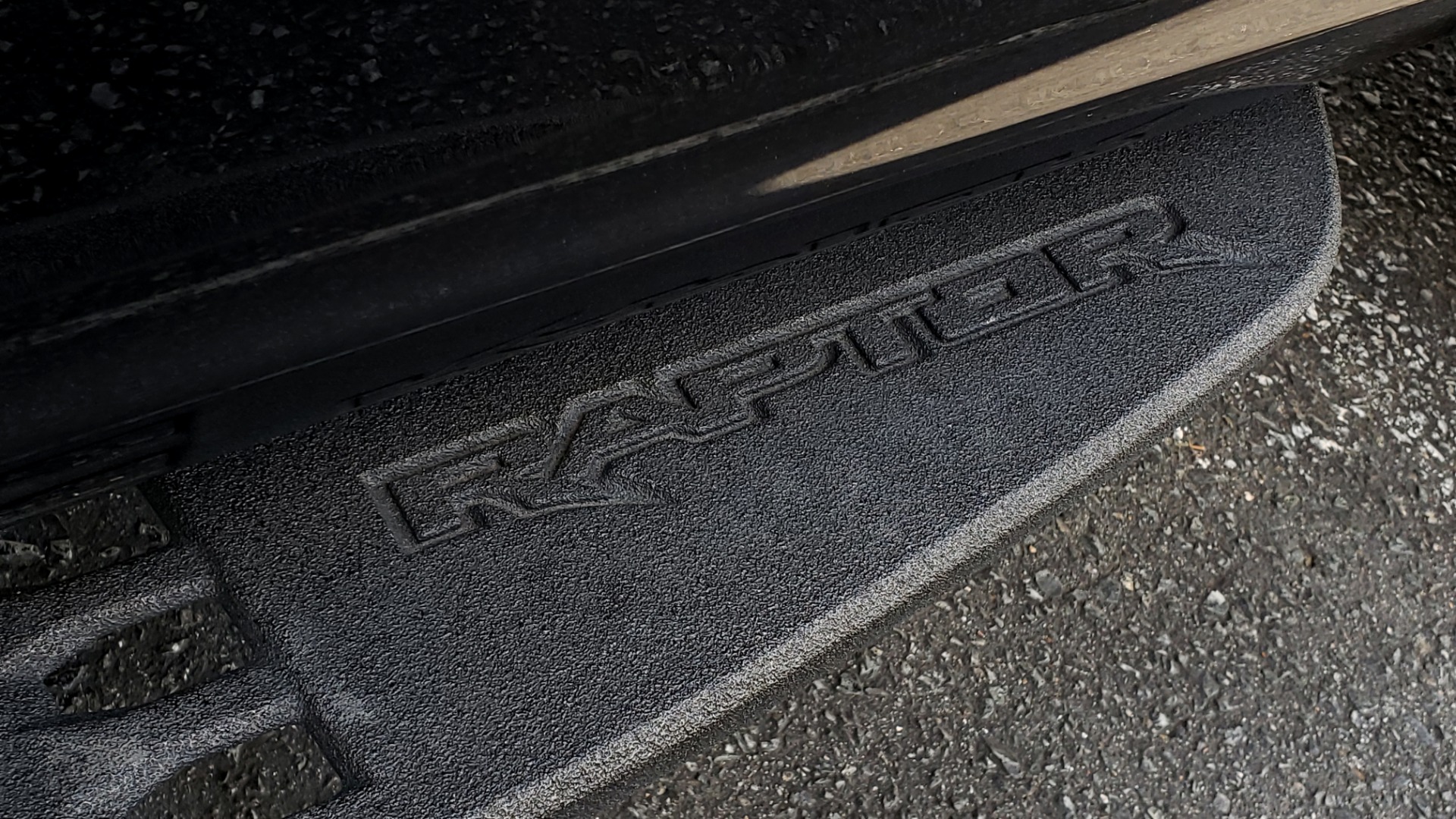 Used 2019 Ford F-150 RAPTOR CREW CAB 4X4 5.5' BOX / REMOTE START / TAILGATE STEP for sale Sold at Formula Imports in Charlotte NC 28227 54