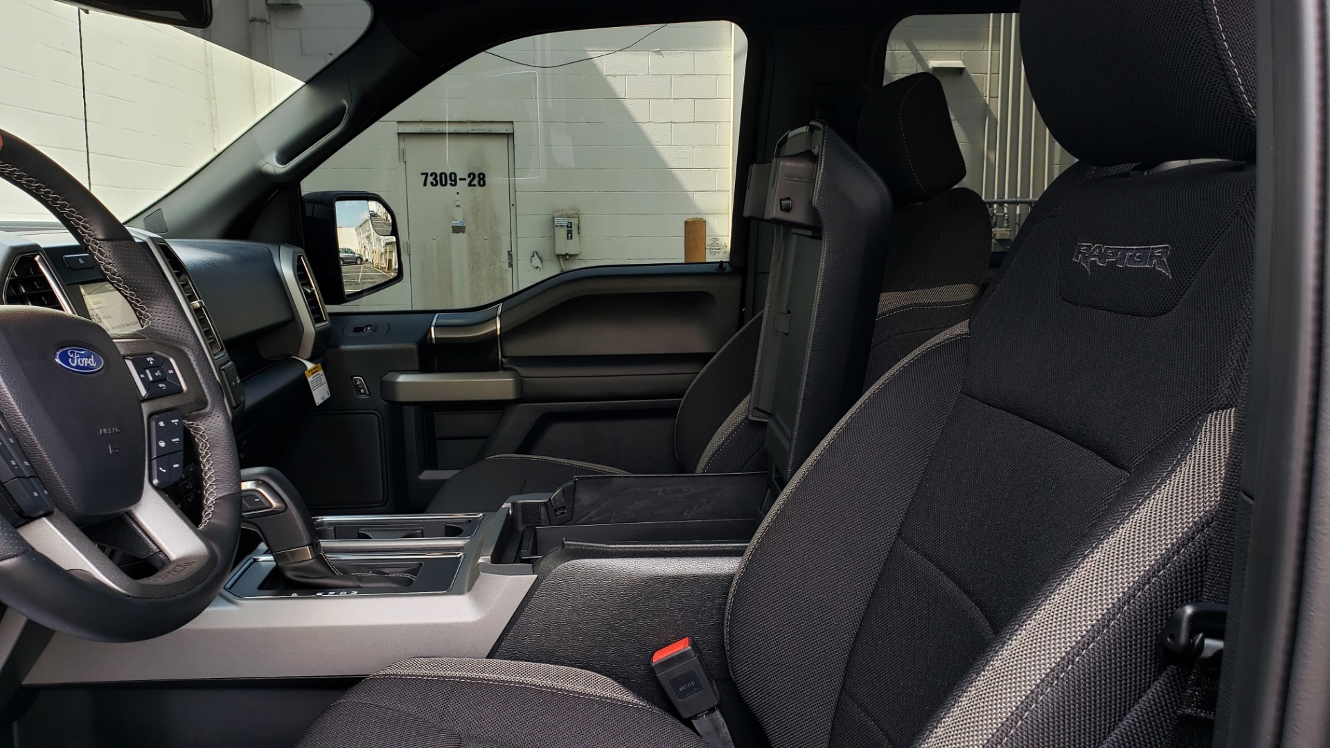 Used 2019 Ford F-150 RAPTOR CREW CAB 4X4 5.5' BOX / REMOTE START / TAILGATE STEP for sale Sold at Formula Imports in Charlotte NC 28227 55