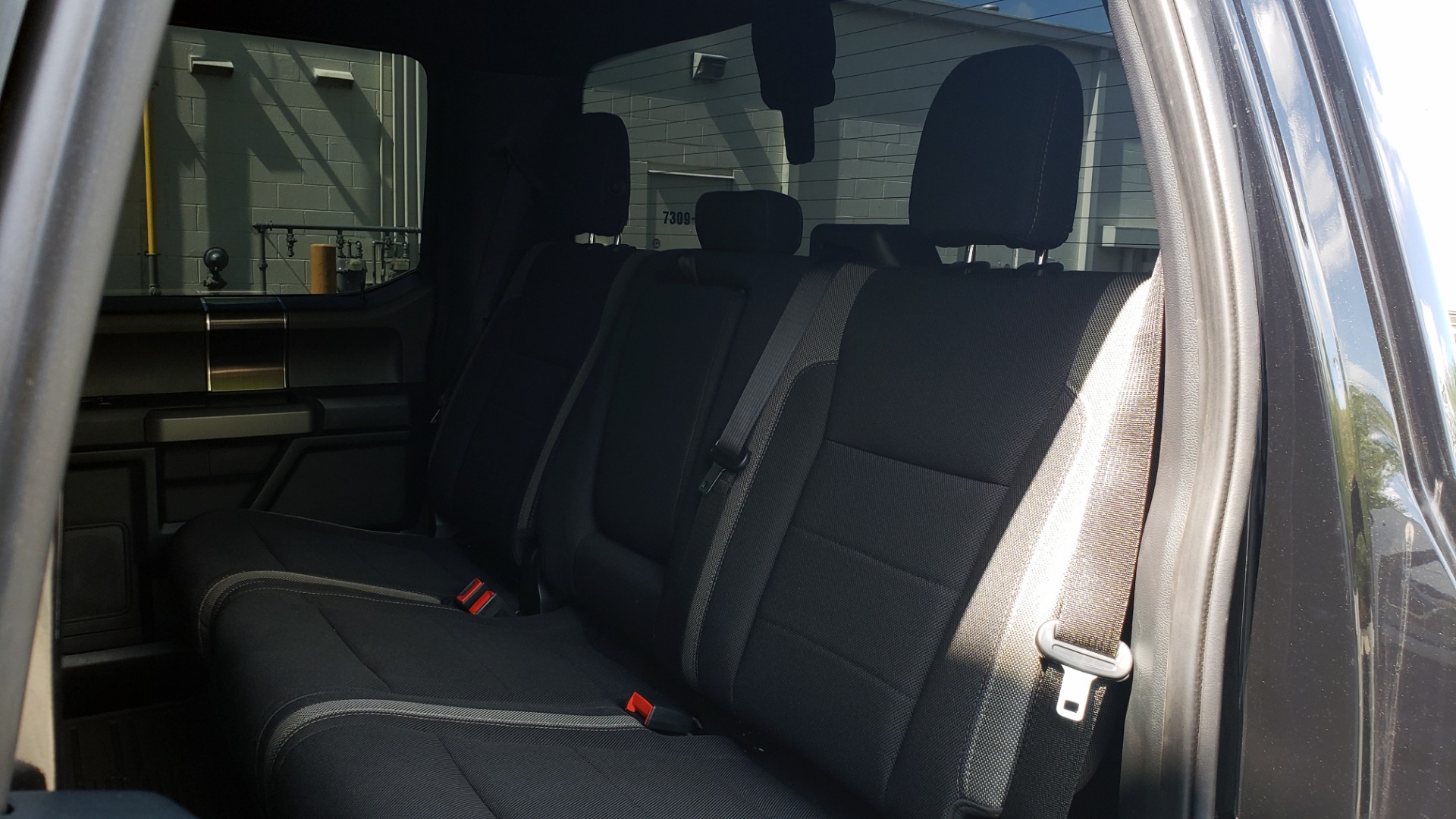 Used 2019 Ford F-150 RAPTOR CREW CAB 4X4 5.5' BOX / REMOTE START / TAILGATE STEP for sale Sold at Formula Imports in Charlotte NC 28227 59