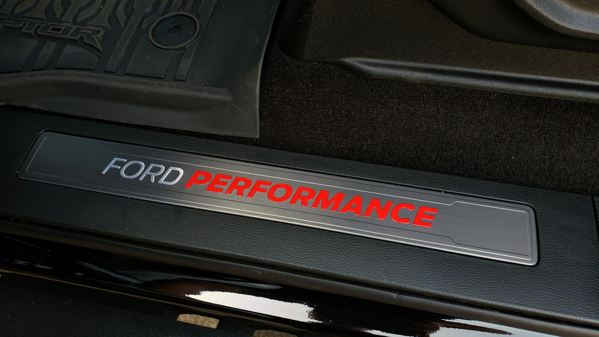 Used 2019 Ford F-150 RAPTOR CREW CAB 4X4 5.5' BOX / REMOTE START / TAILGATE STEP for sale Sold at Formula Imports in Charlotte NC 28227 81