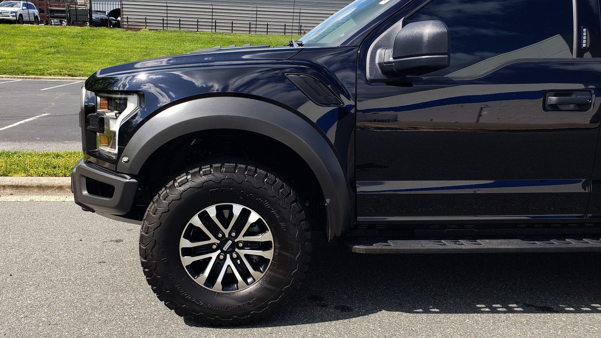 Used 2019 Ford F-150 RAPTOR CREW CAB 4X4 5.5' BOX / REMOTE START / TAILGATE STEP for sale Sold at Formula Imports in Charlotte NC 28227 82
