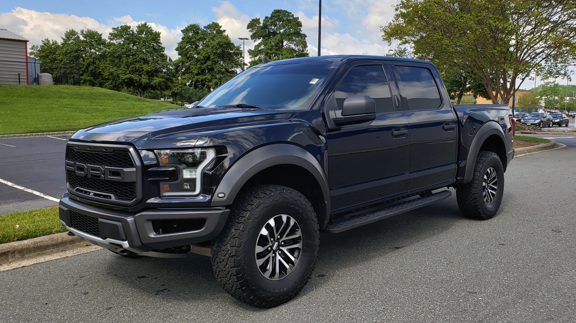 Used 2019 Ford F-150 RAPTOR CREW CAB 4X4 5.5' BOX / REMOTE START / TAILGATE STEP for sale Sold at Formula Imports in Charlotte NC 28227 1