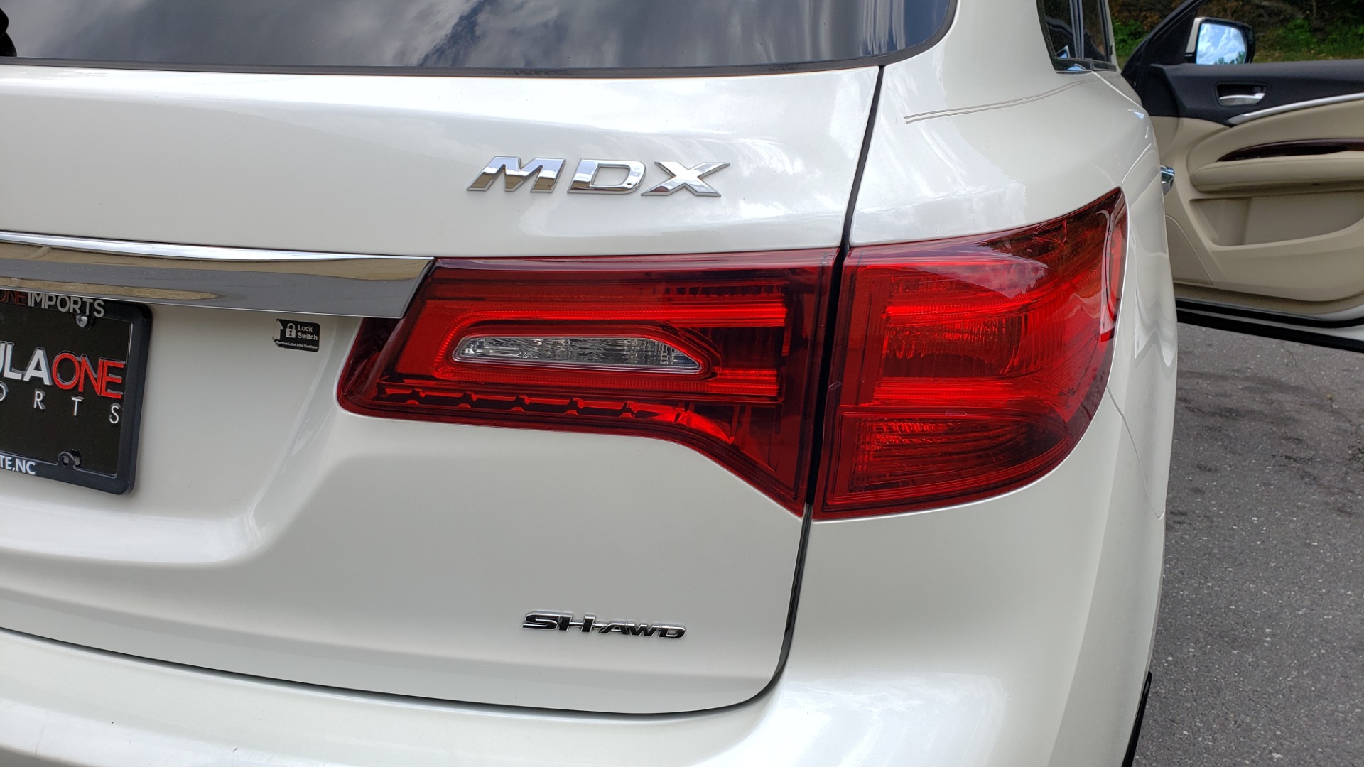 Used 2014 Acura MDX AWD / NAV / SUNROOF / 3-ROW / REARVIEW / PREMIUM SND for sale Sold at Formula Imports in Charlotte NC 28227 33