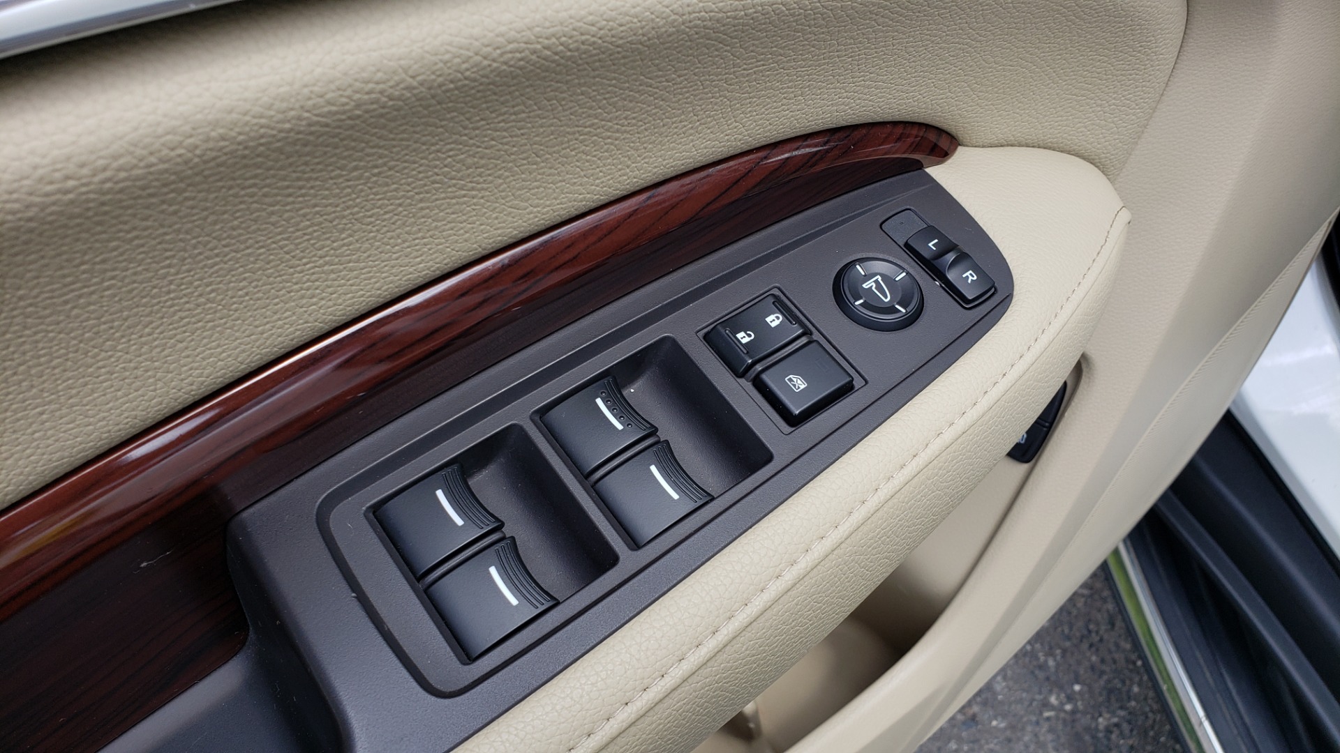 Used 2014 Acura MDX AWD / NAV / SUNROOF / 3-ROW / REARVIEW / PREMIUM SND for sale Sold at Formula Imports in Charlotte NC 28227 37