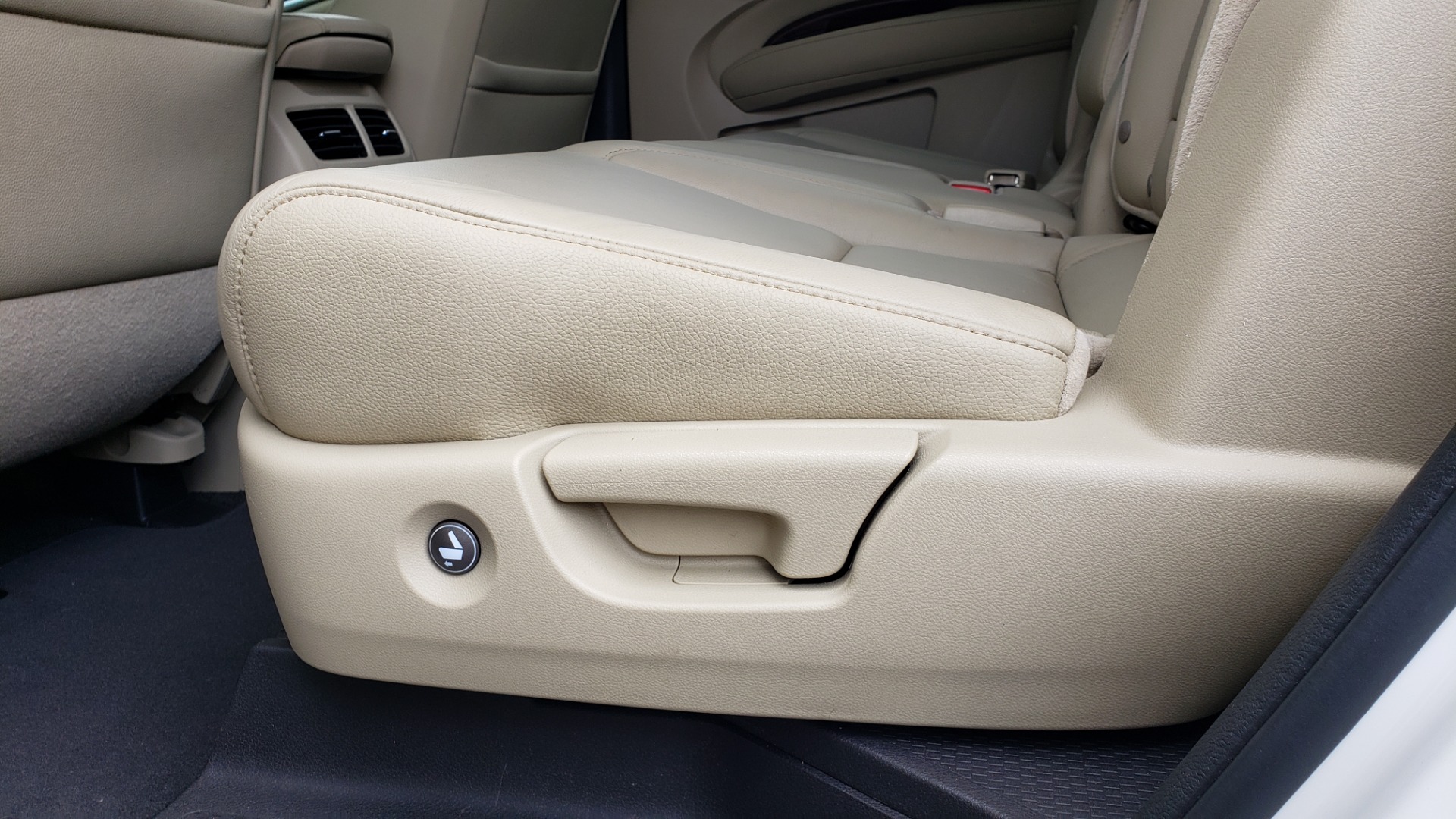 Used 2014 Acura MDX AWD / NAV / SUNROOF / 3-ROW / REARVIEW / PREMIUM SND for sale Sold at Formula Imports in Charlotte NC 28227 66