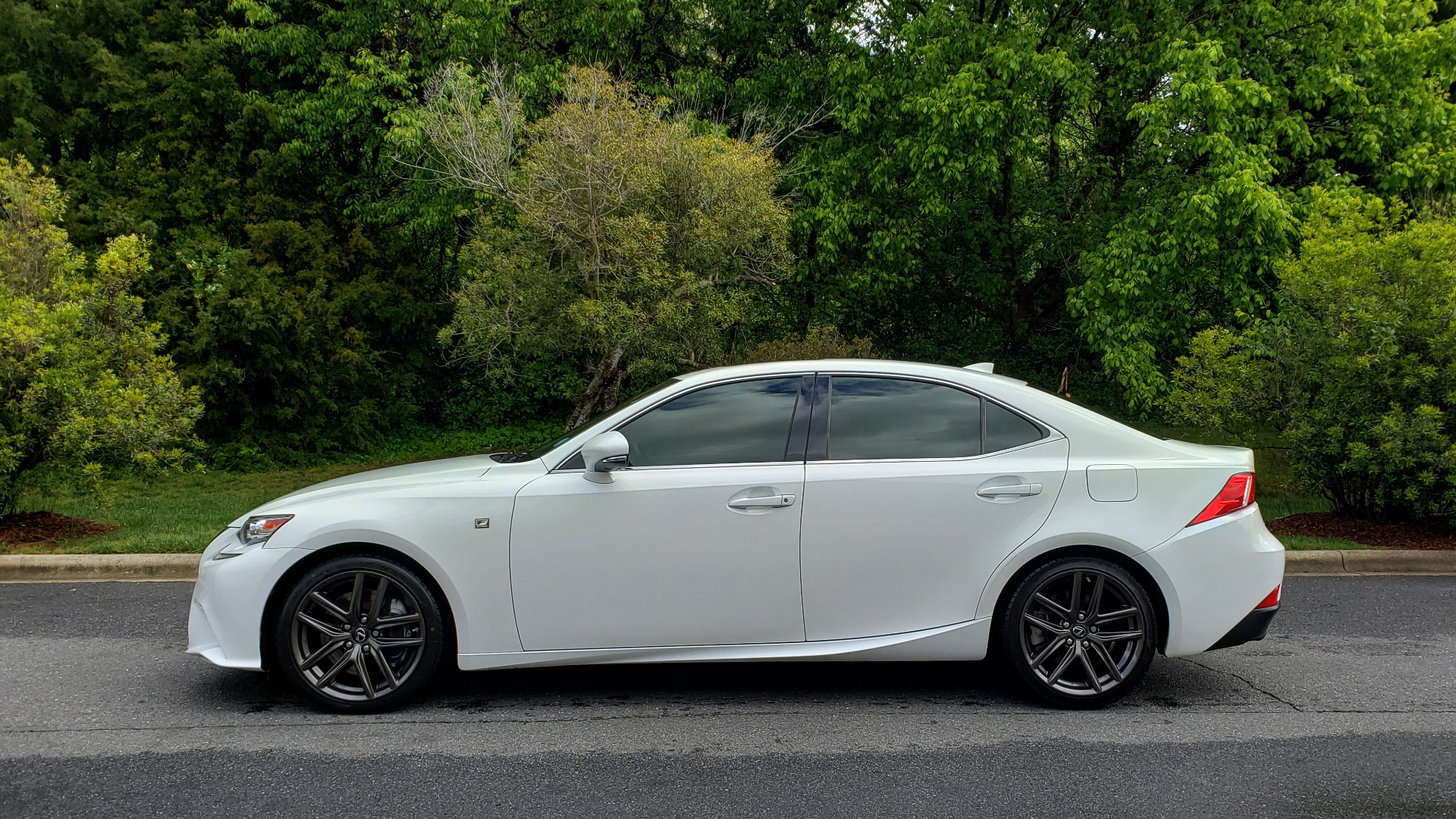 Used 2014 Lexus IS 350 F-SPORT / NAV / SUNROOF / REARVIEW / BSM / MARK LEV SND for sale Sold at Formula Imports in Charlotte NC 28227 2