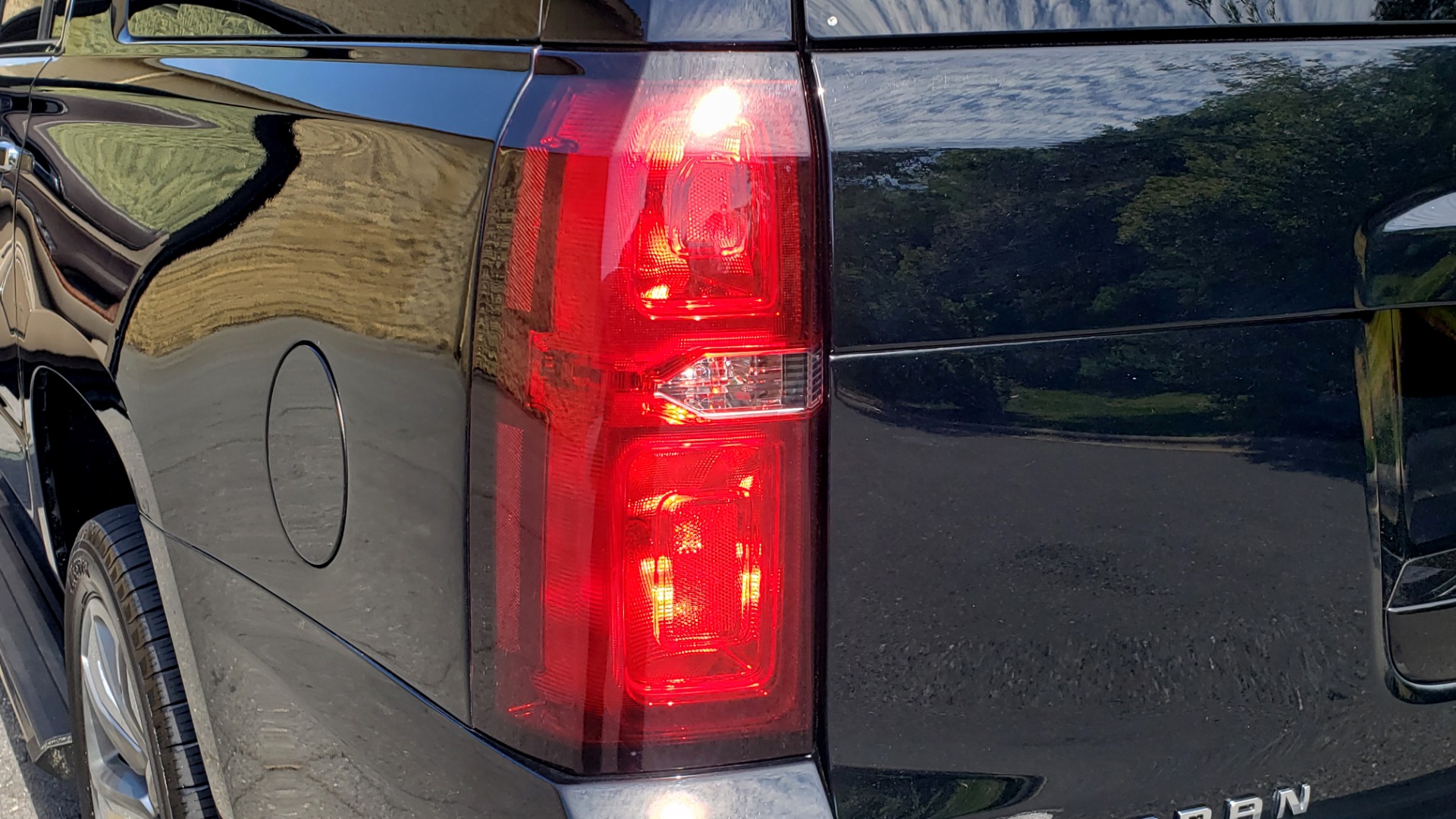 Used 2016 Chevrolet SUBURBAN LTZ 4WD / ENTERTAIN / TRAILER PKG / SNRF / NAV / CAMERA / 3-ROW for sale Sold at Formula Imports in Charlotte NC 28227 20