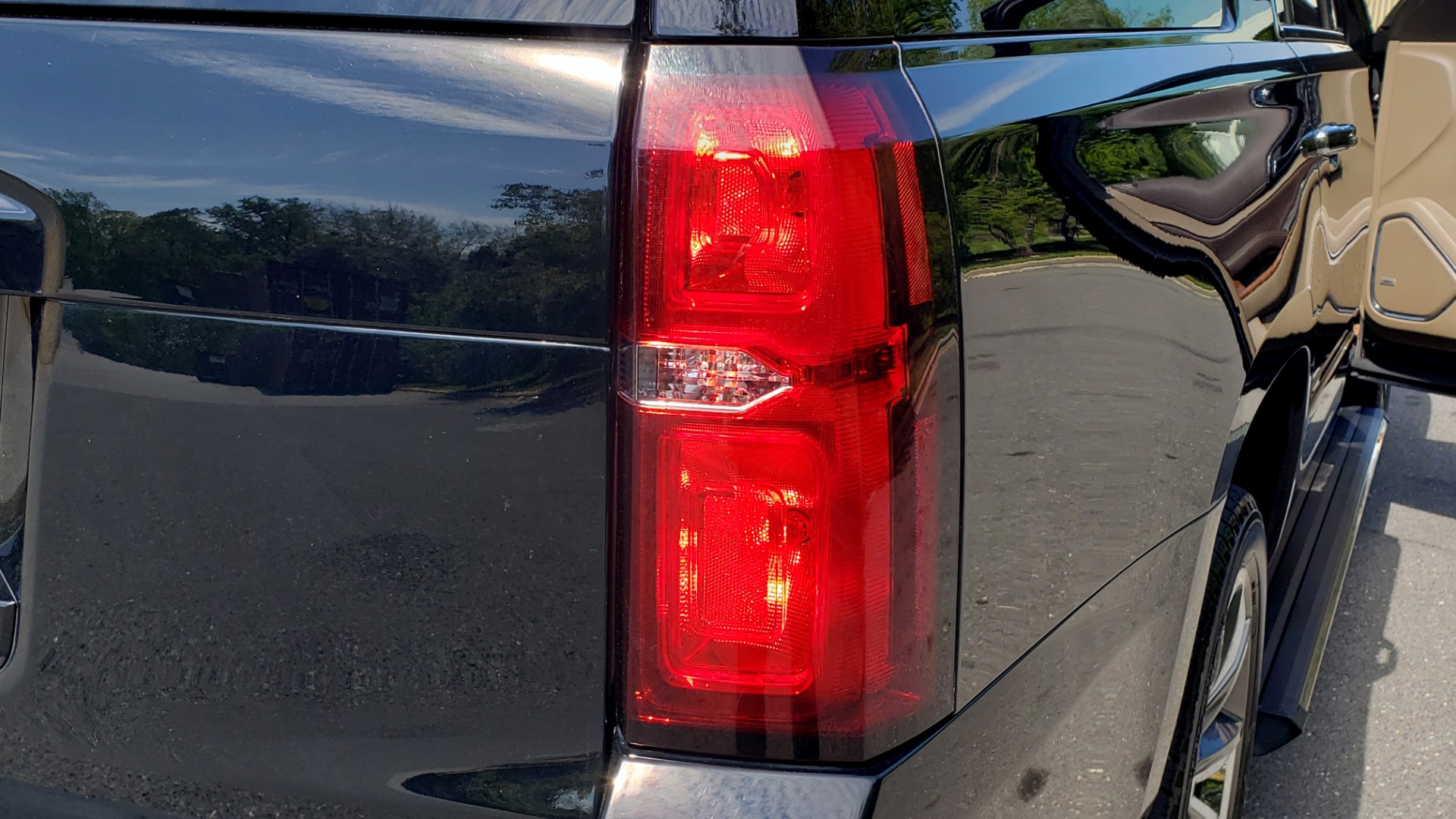 Used 2016 Chevrolet SUBURBAN LTZ 4WD / ENTERTAIN / TRAILER PKG / SNRF / NAV / CAMERA / 3-ROW for sale Sold at Formula Imports in Charlotte NC 28227 21