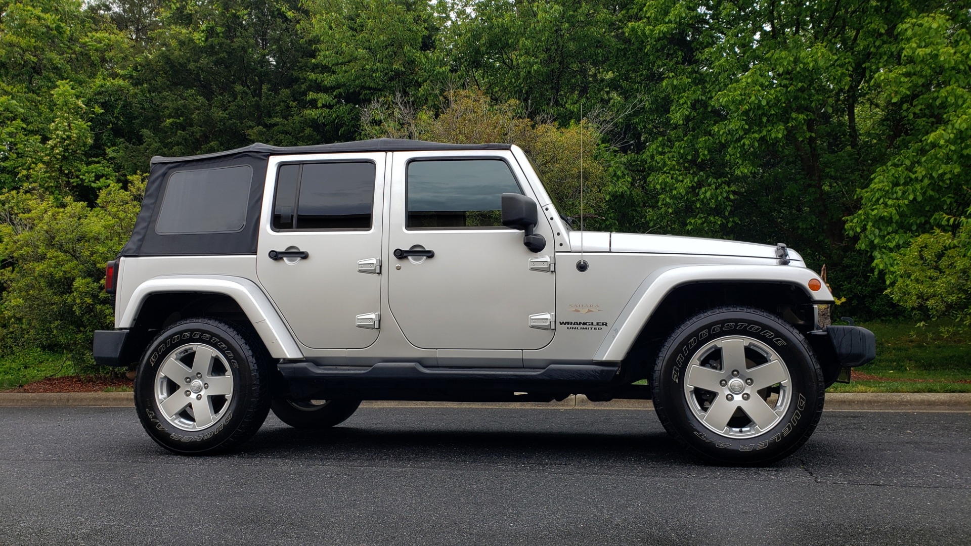 Used 2011 Jeep WRANGLER UNLIMITED SAHARA 4WD / 3-PC FREEDOM TOP / 6-SPD MANUAL for sale Sold at Formula Imports in Charlotte NC 28227 5