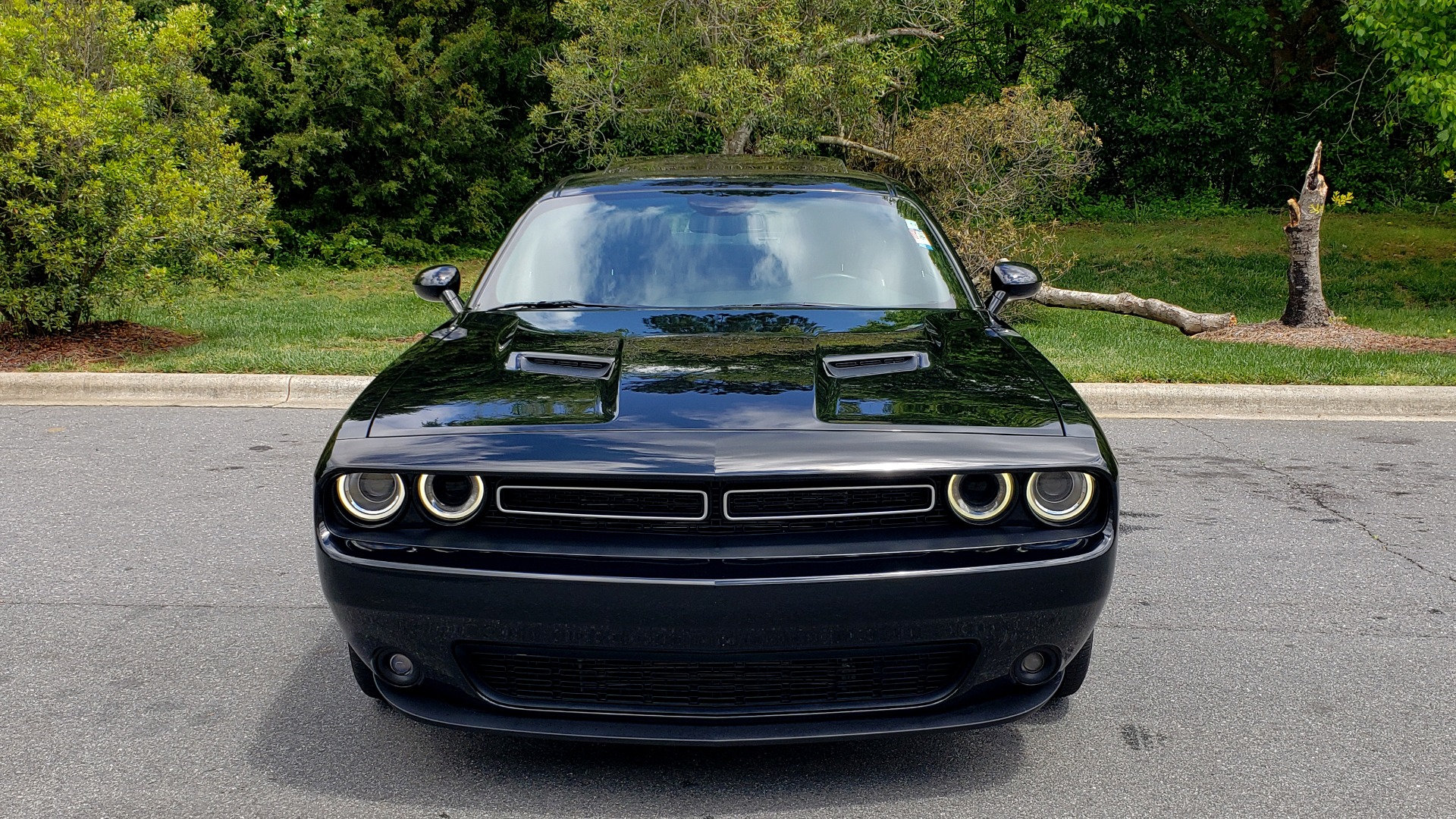 Used 2017 Dodge CHALLENGER R/T / 5.7L HEMI V8 / 8-SPD AUTO / SUNROOF / REARVIEW for sale Sold at Formula Imports in Charlotte NC 28227 23
