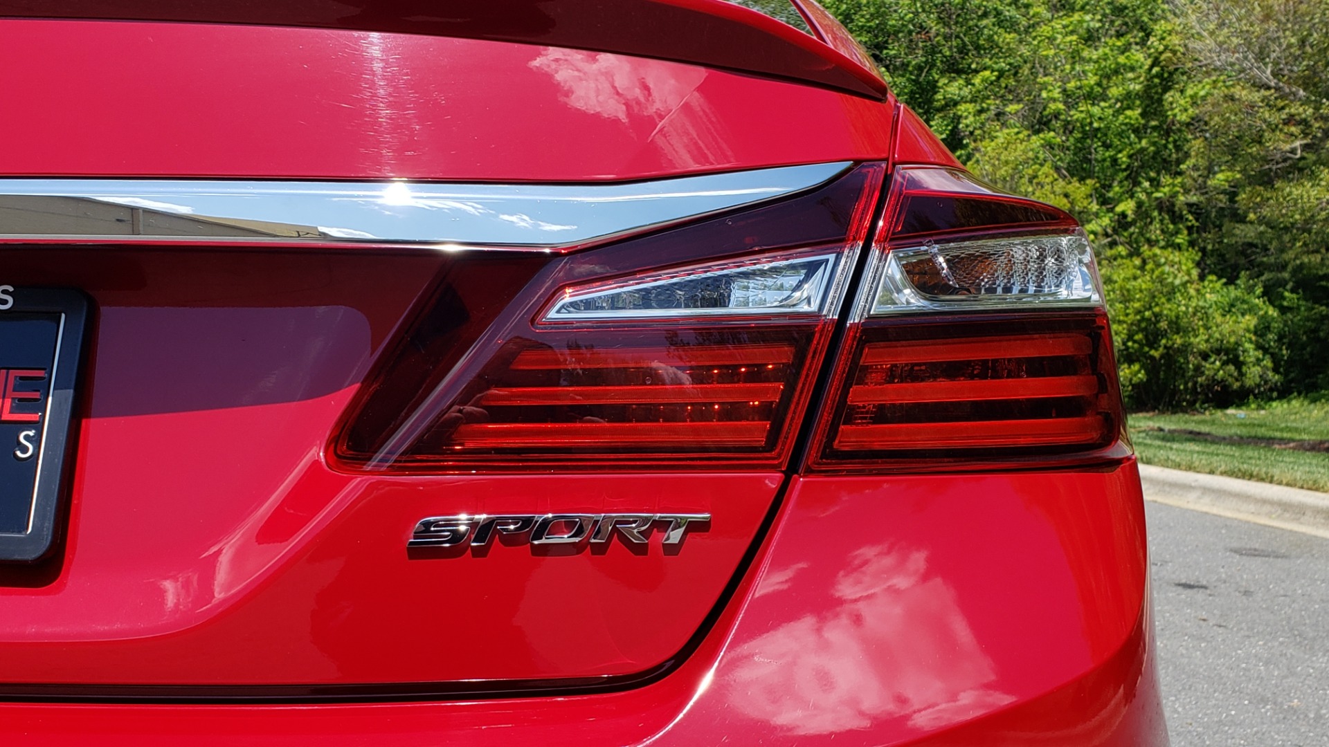 Used 2016 Honda ACCORD SEDAN SPORT / 4-CYL / CVT TRANS / SPOILER / 19IN ALLOY WHEELS for sale Sold at Formula Imports in Charlotte NC 28227 26