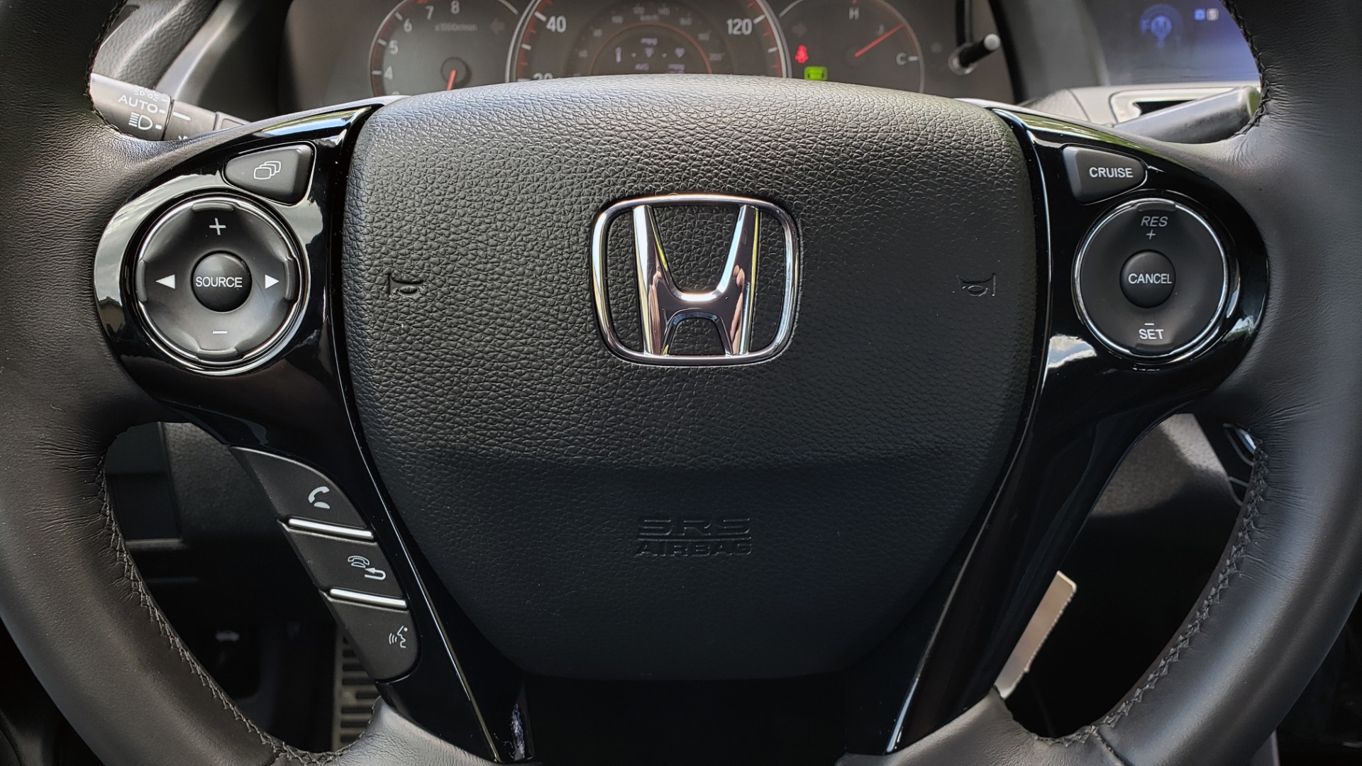 Used 2016 Honda ACCORD SEDAN SPORT / 4-CYL / CVT TRANS / SPOILER / 19IN ALLOY WHEELS for sale Sold at Formula Imports in Charlotte NC 28227 38