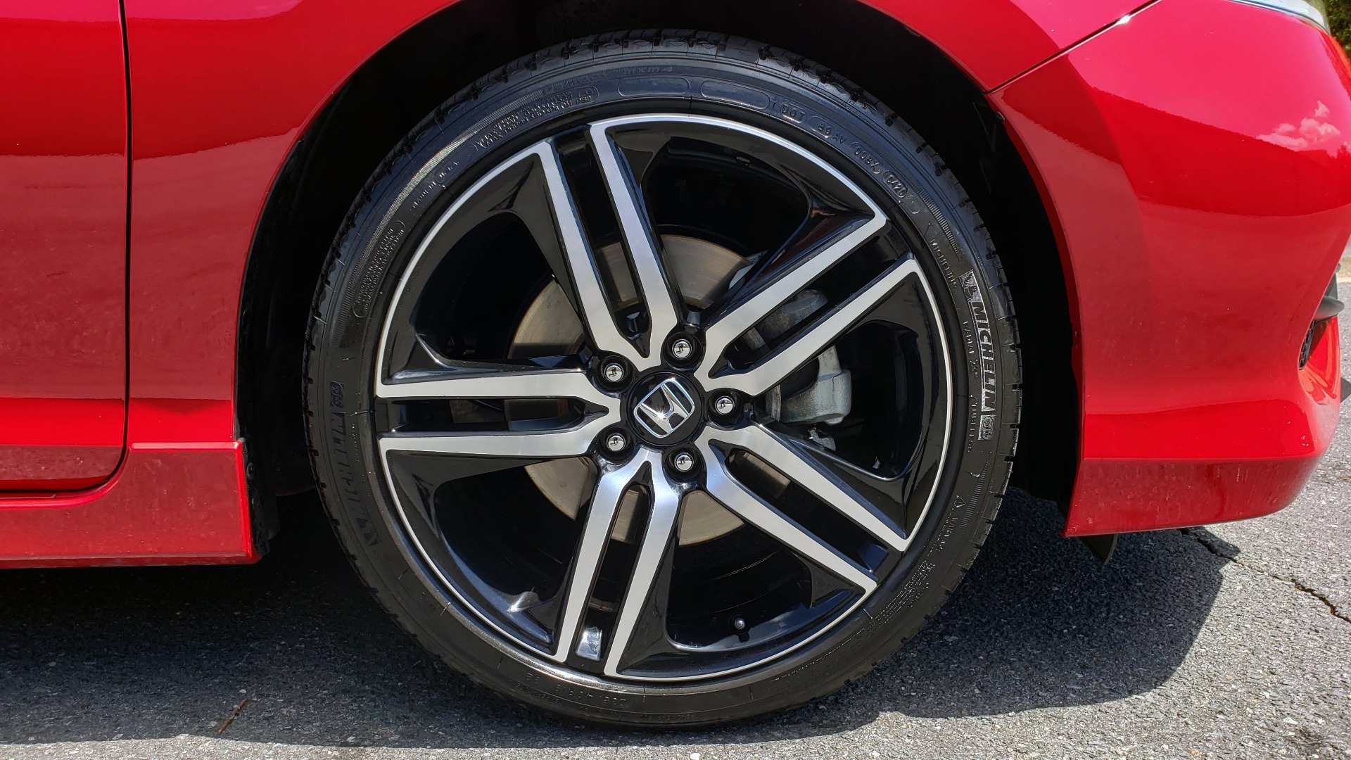 Used 2016 Honda ACCORD SEDAN SPORT / 4-CYL / CVT TRANS / SPOILER / 19IN ALLOY WHEELS for sale Sold at Formula Imports in Charlotte NC 28227 76