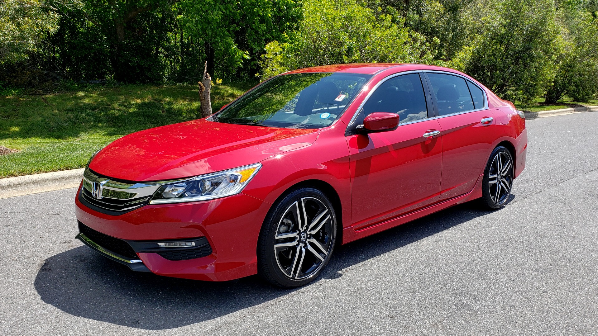 Used 2016 Honda ACCORD SEDAN SPORT / 4-CYL / CVT TRANS / SPOILER / 19IN ALLOY WHEELS for sale Sold at Formula Imports in Charlotte NC 28227 1