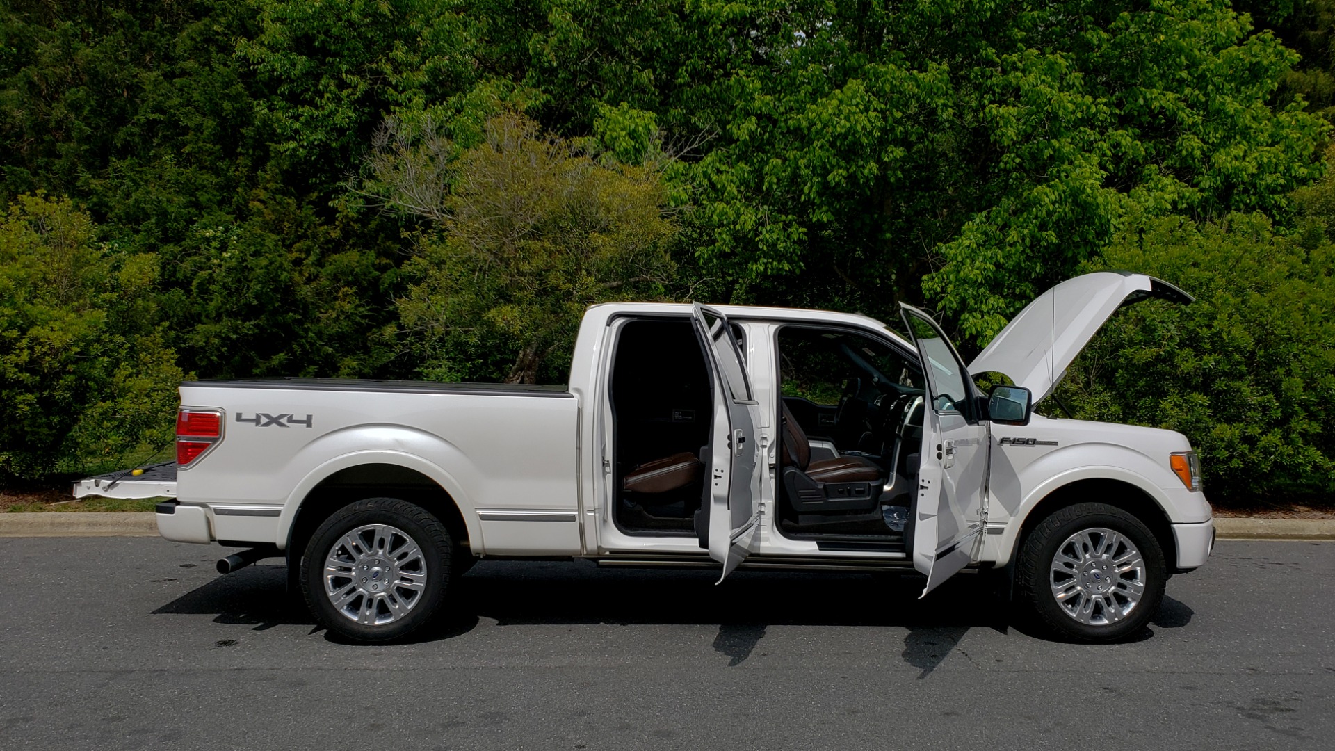 Used 2011 Ford F-150 PLATINUM 4X4 SUPERCREW / NAV / SUNROOF / SONY / REARVIEW for sale Sold at Formula Imports in Charlotte NC 28227 11