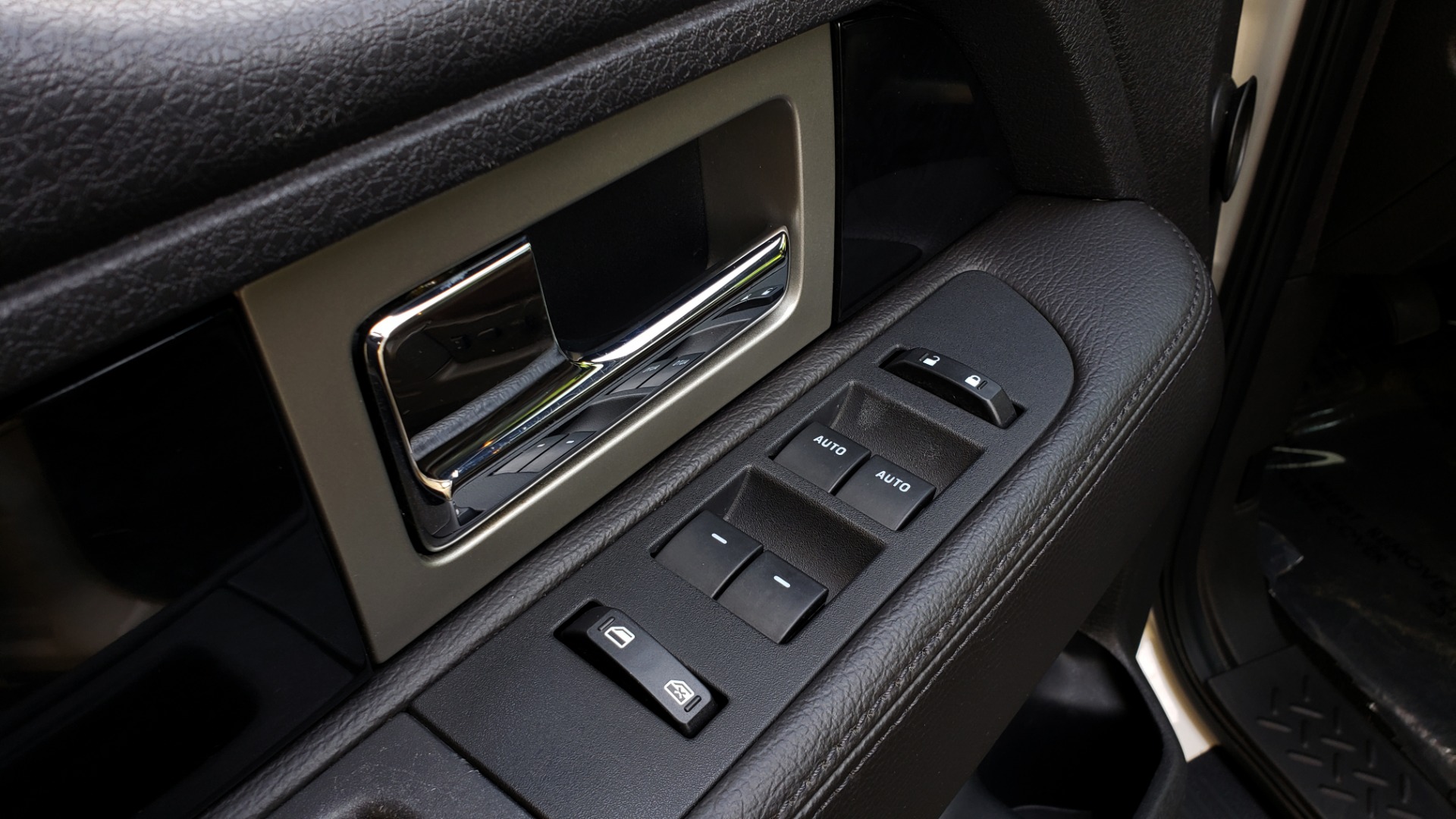 Used 2011 Ford F-150 PLATINUM 4X4 SUPERCREW / NAV / SUNROOF / SONY / REARVIEW for sale Sold at Formula Imports in Charlotte NC 28227 34