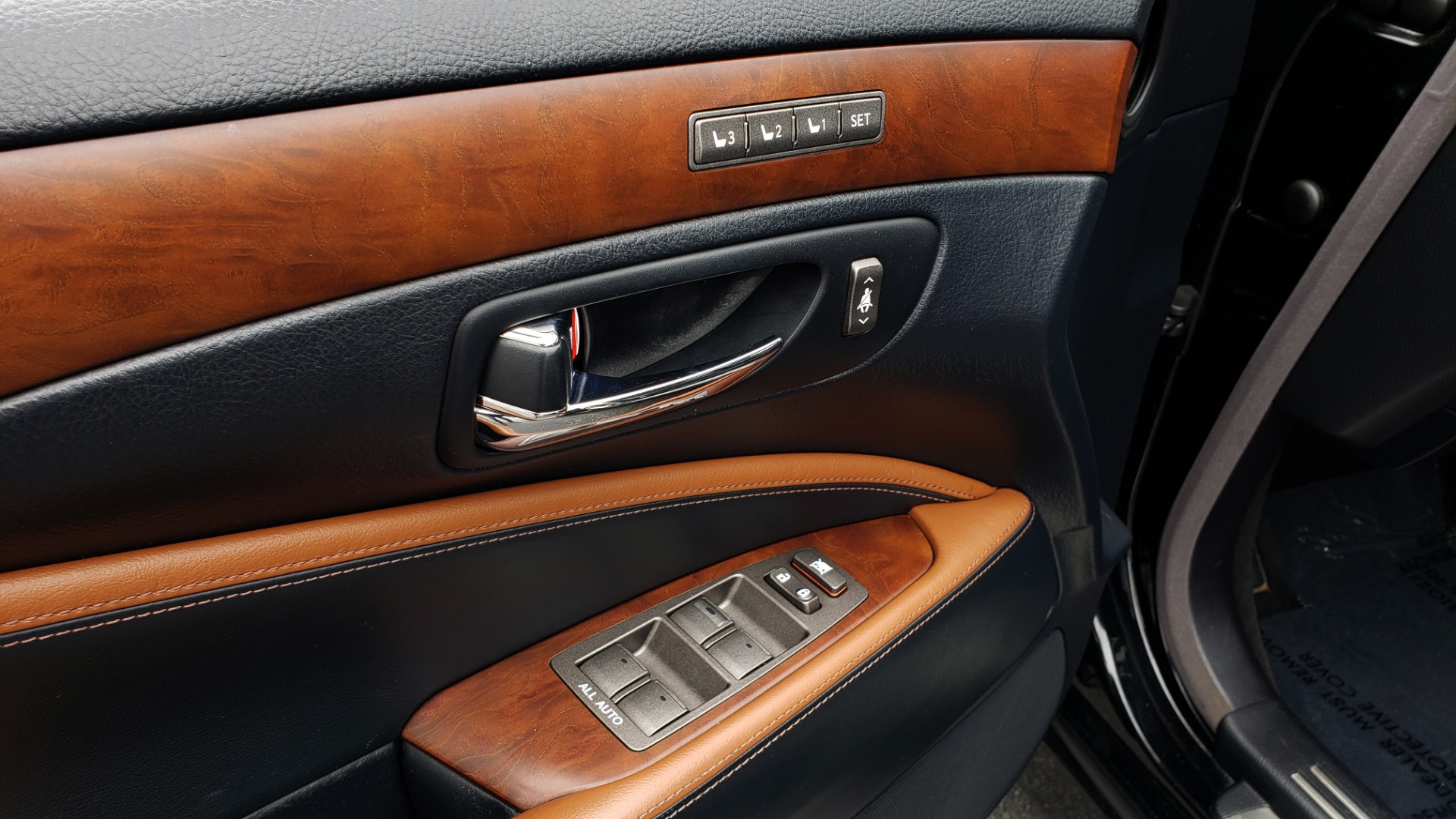 Used 2012 Lexus LS 460 COMFORT W/SPORT / VENT SEATS / NAV / MARK LEV SND / SUNROOF for sale Sold at Formula Imports in Charlotte NC 28227 30