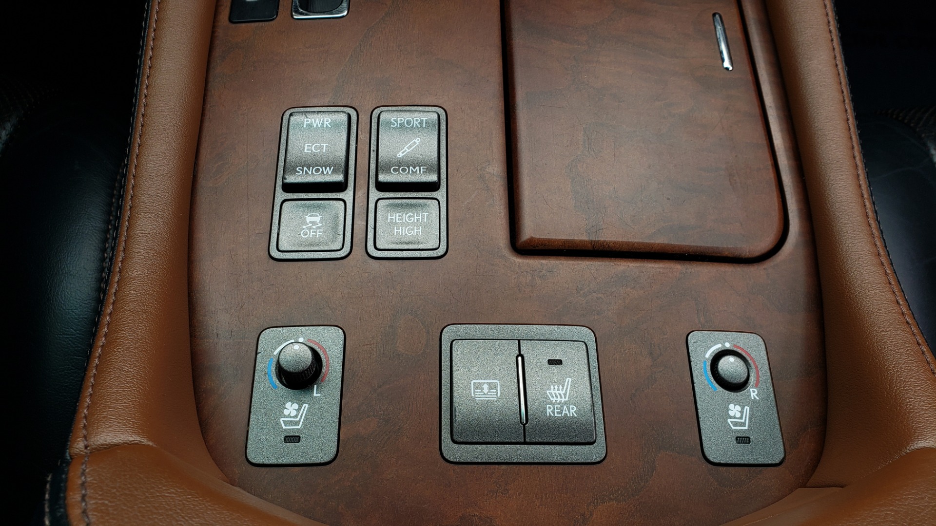 Used 2012 Lexus LS 460 COMFORT W/SPORT / VENT SEATS / NAV / MARK LEV SND / SUNROOF for sale Sold at Formula Imports in Charlotte NC 28227 49