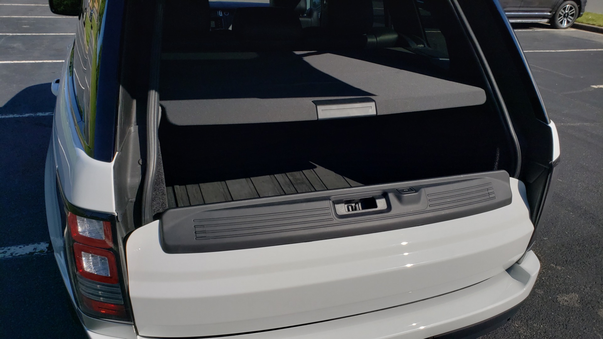 Used 2016 Land Rover RANGE ROVER HSE / NAV / VISION ASSIST / MERIDIAN / PANO-ROOF / REARVIEW for sale Sold at Formula Imports in Charlotte NC 28227 14