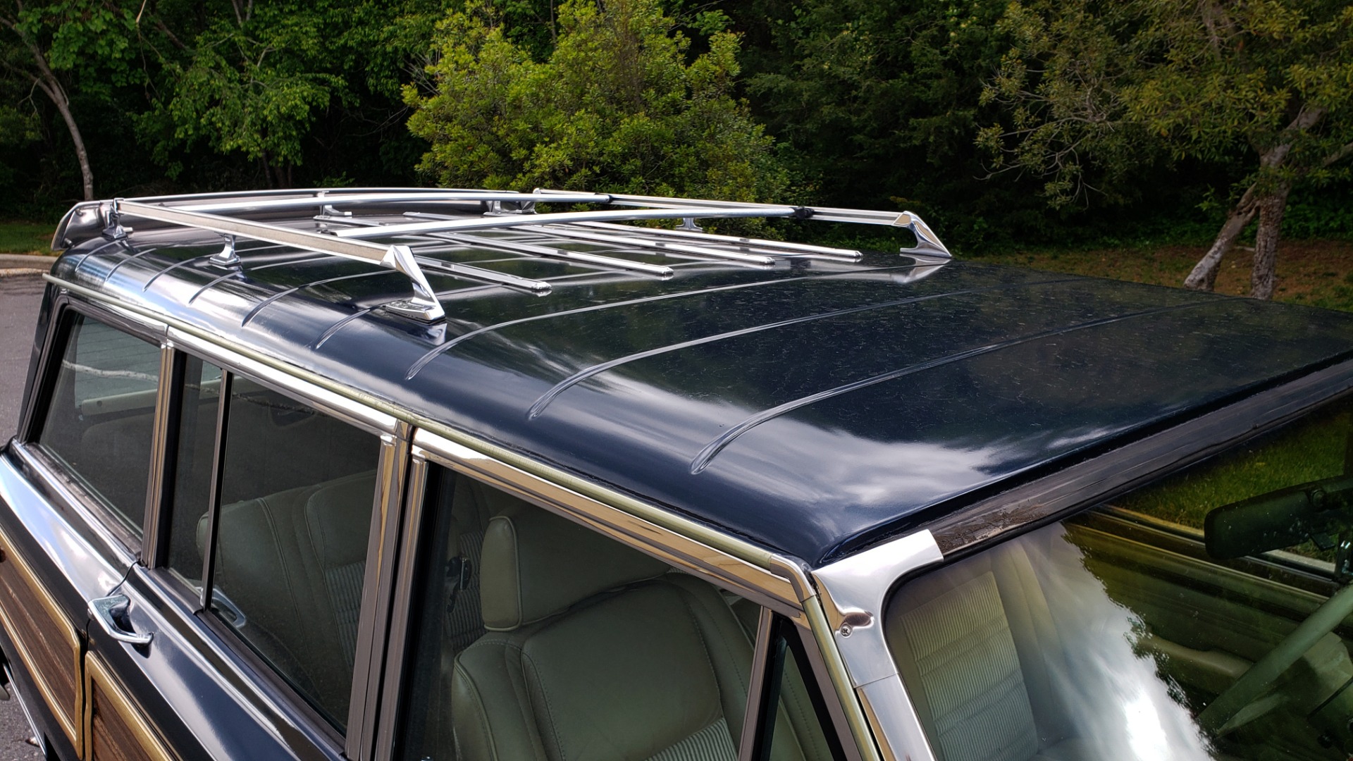 Used 1989 Jeep GRAND WAGONEER 4x4 / 5.9L V8 / 3-SPEED AUTO / PIONEER STEREO for sale Sold at Formula Imports in Charlotte NC 28227 10