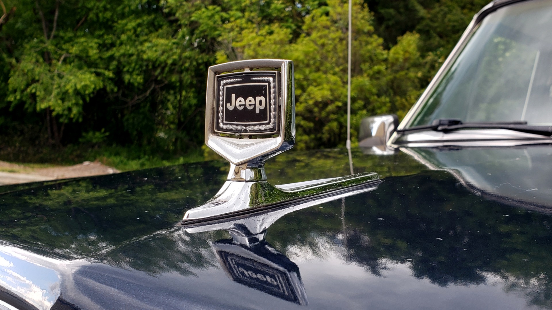 Used 1989 Jeep GRAND WAGONEER 4x4 / 5.9L V8 / 3-SPEED AUTO / PIONEER STEREO for sale Sold at Formula Imports in Charlotte NC 28227 22