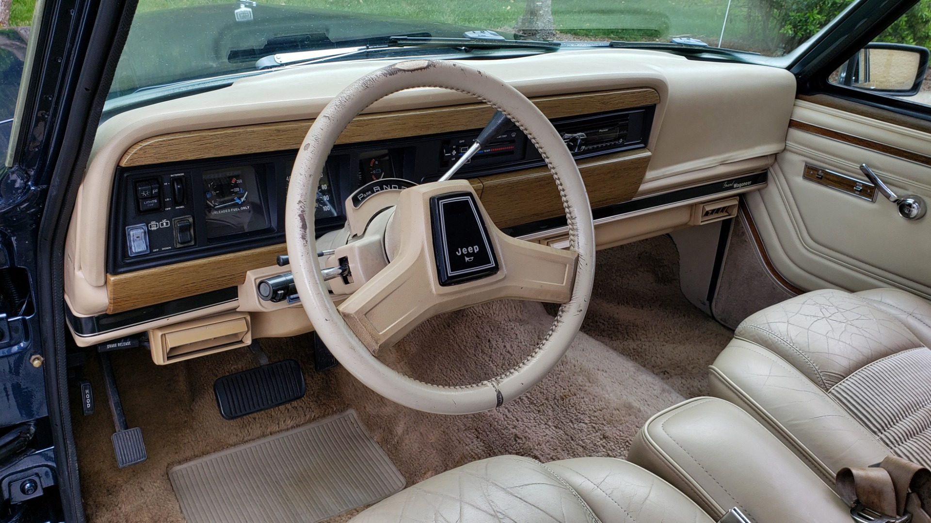 Used 1989 Jeep GRAND WAGONEER 4x4 / 5.9L V8 / 3-SPEED AUTO / PIONEER STEREO for sale Sold at Formula Imports in Charlotte NC 28227 36