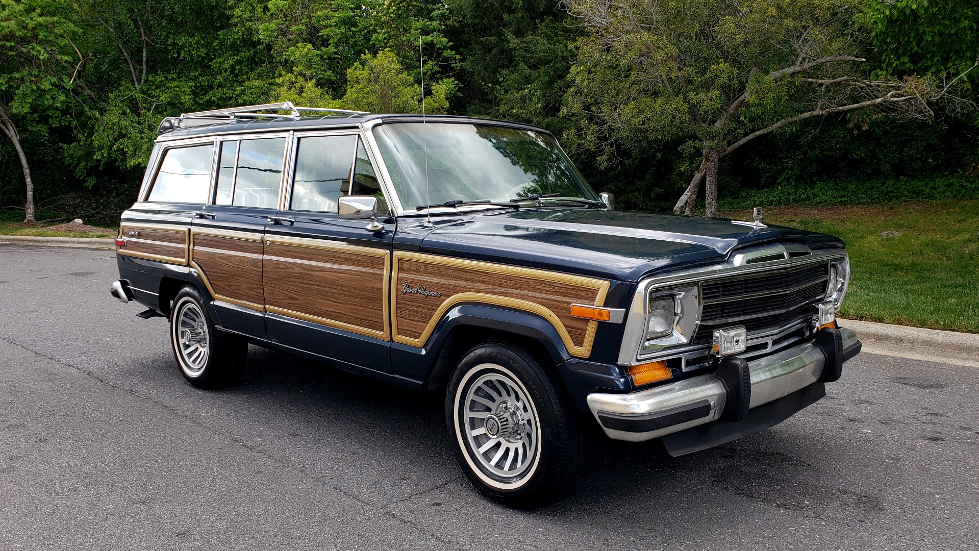 Used 1989 Jeep GRAND WAGONEER 4x4 / 5.9L V8 / 3-SPEED AUTO / PIONEER STEREO for sale Sold at Formula Imports in Charlotte NC 28227 4