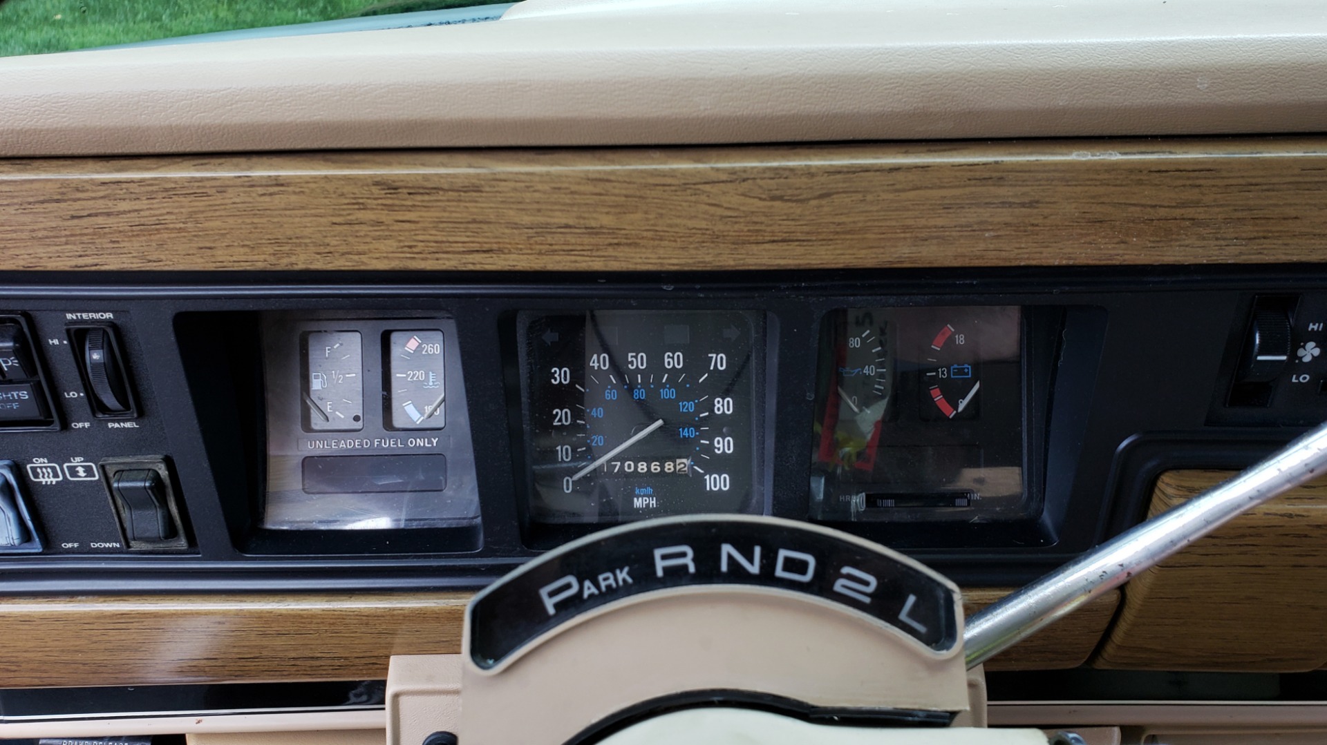 Used 1989 Jeep GRAND WAGONEER 4x4 / 5.9L V8 / 3-SPEED AUTO / PIONEER STEREO for sale Sold at Formula Imports in Charlotte NC 28227 41
