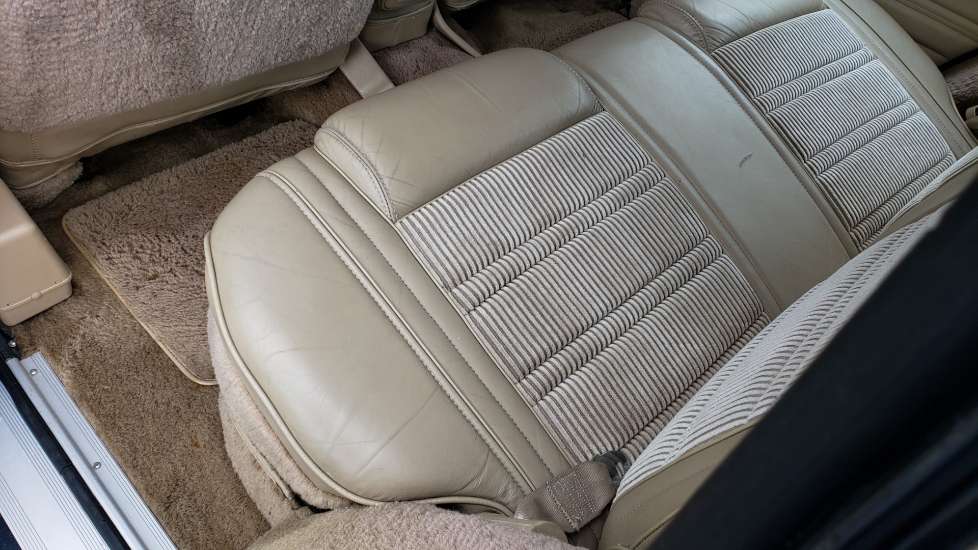 Used 1989 Jeep GRAND WAGONEER 4x4 / 5.9L V8 / 3-SPEED AUTO / PIONEER STEREO for sale Sold at Formula Imports in Charlotte NC 28227 50