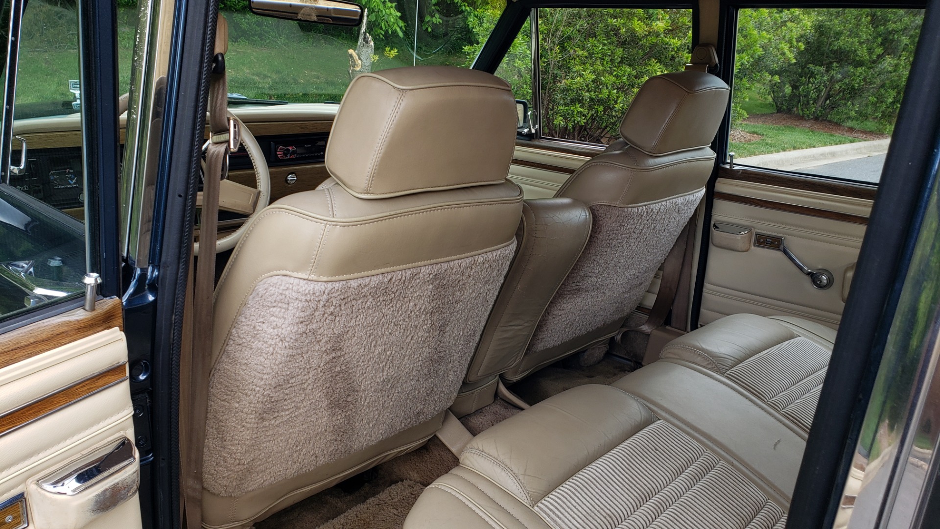 Used 1989 Jeep GRAND WAGONEER 4x4 / 5.9L V8 / 3-SPEED AUTO / PIONEER STEREO for sale Sold at Formula Imports in Charlotte NC 28227 51